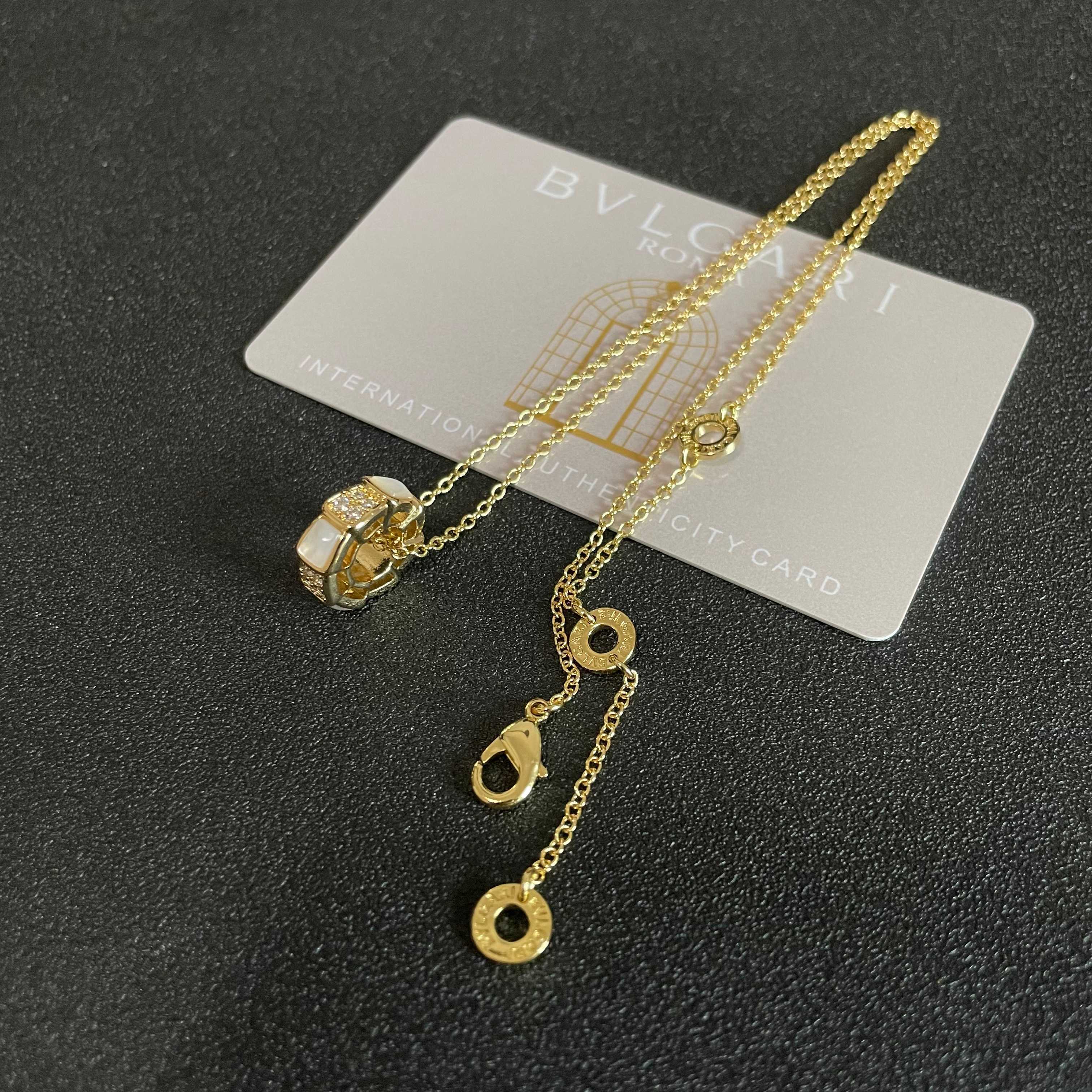Bvlgari 宝格丽 项链 最新 高级 扣 刻字 质感十足 重工打造 高端亚金 定制 看做工看细节看字印看石头