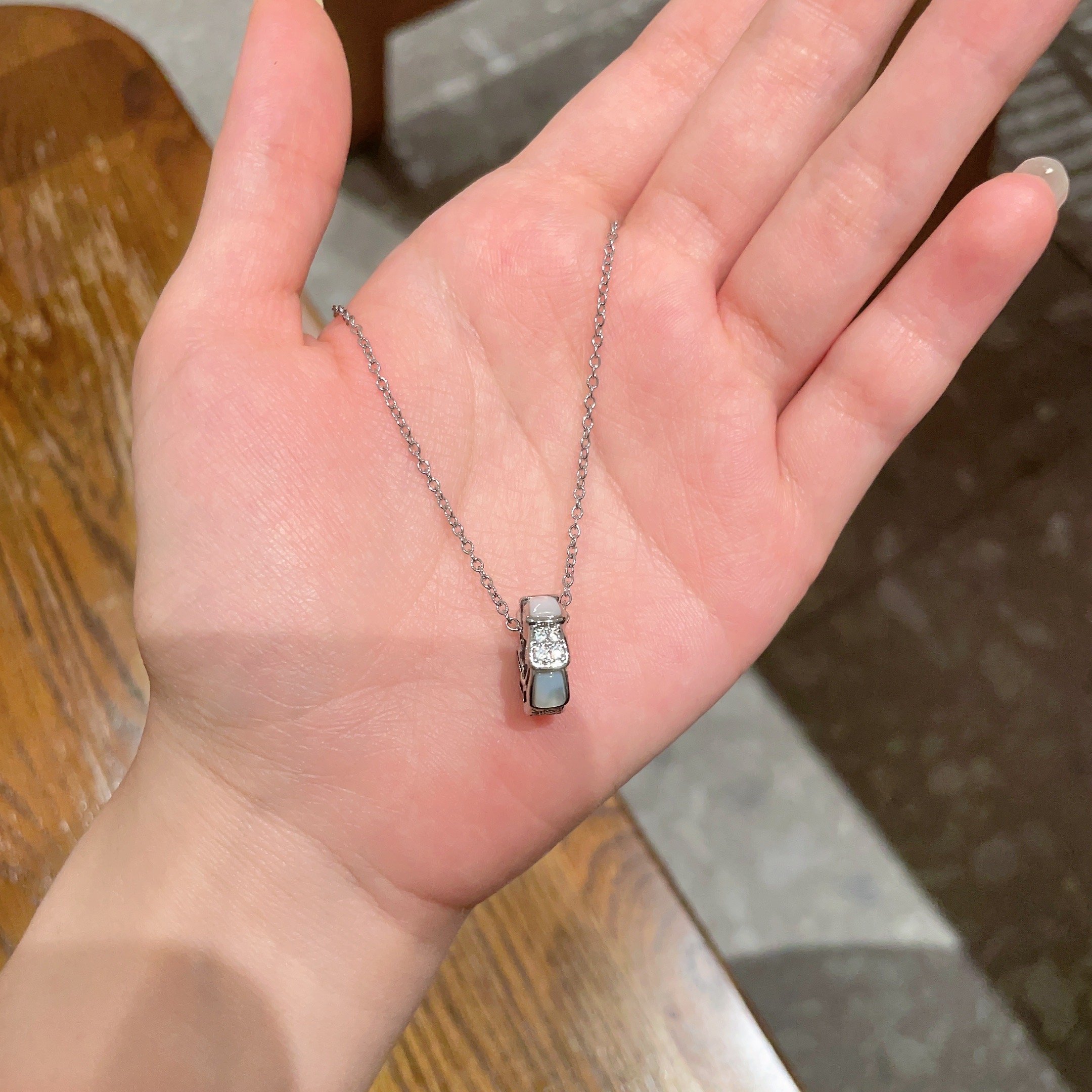 Bvlgari 宝格丽 项链 最新 高级 扣 刻字 质感十足 重工打造 高端亚金 定制 看做工看细节看字印看石头