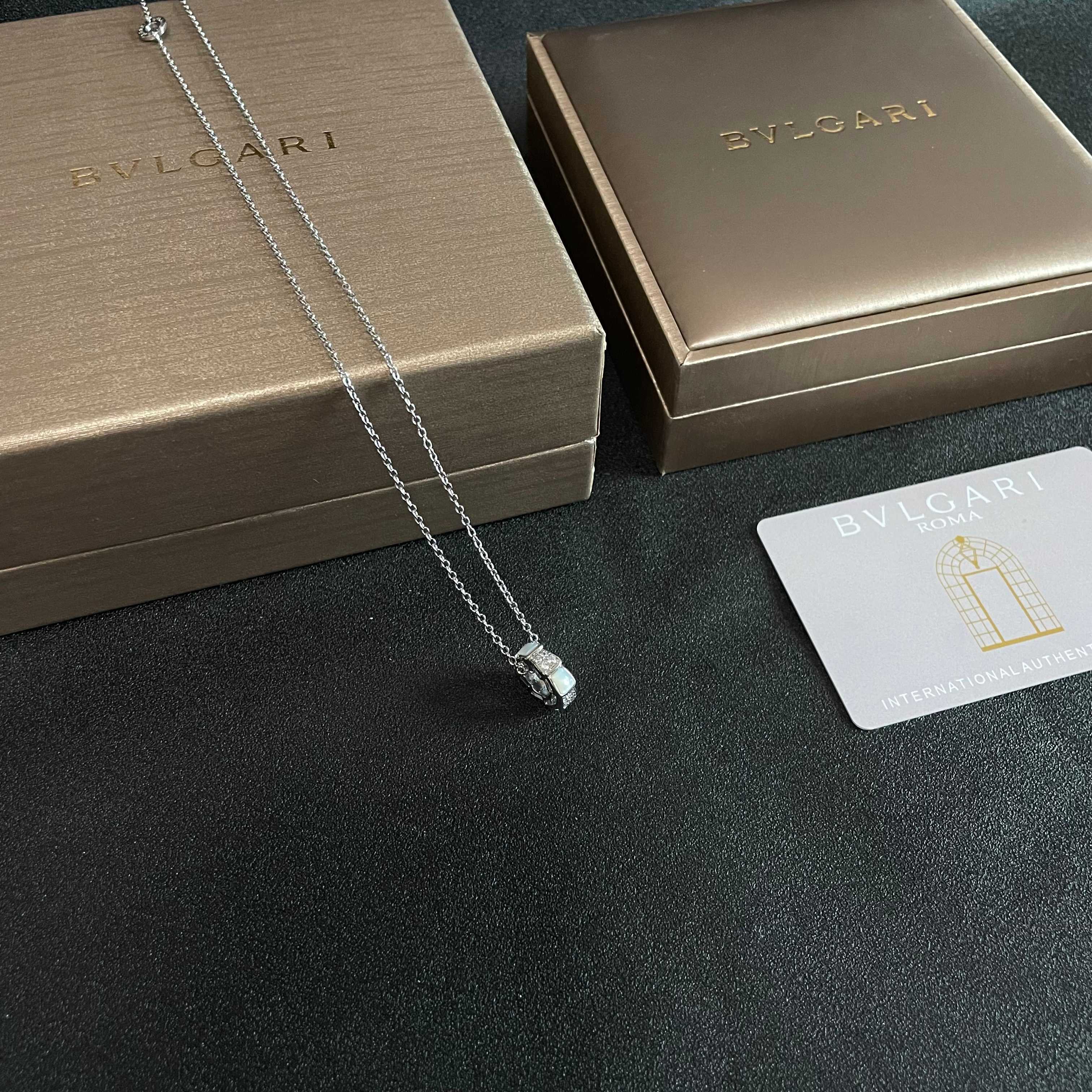 Bvlgari 宝格丽 项链 最新 高级 扣 刻字 质感十足 重工打造 高端亚金 定制 看做工看细节看字印看石头