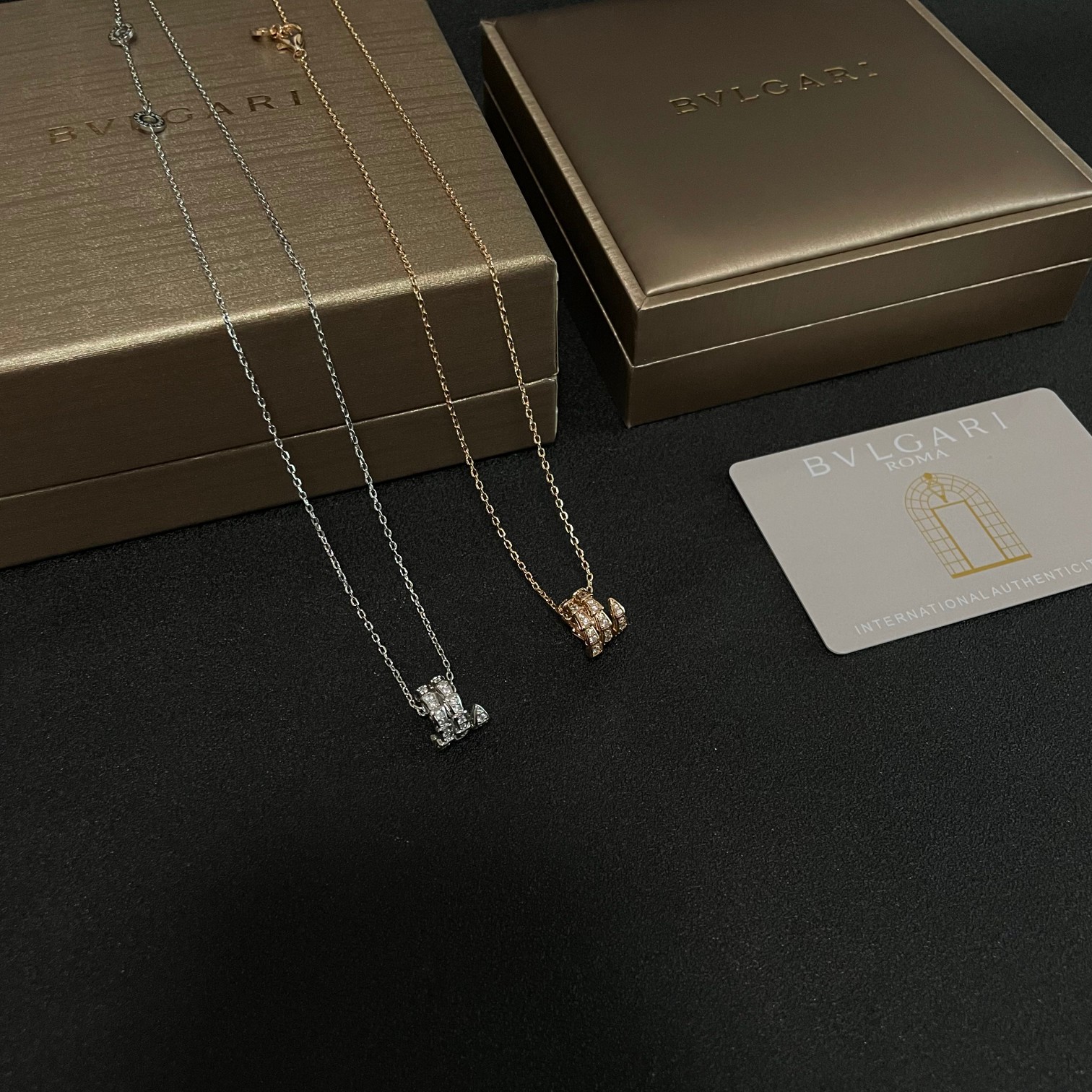 Bvlgari 精工版本 BVLGARI宝格丽蛇项链