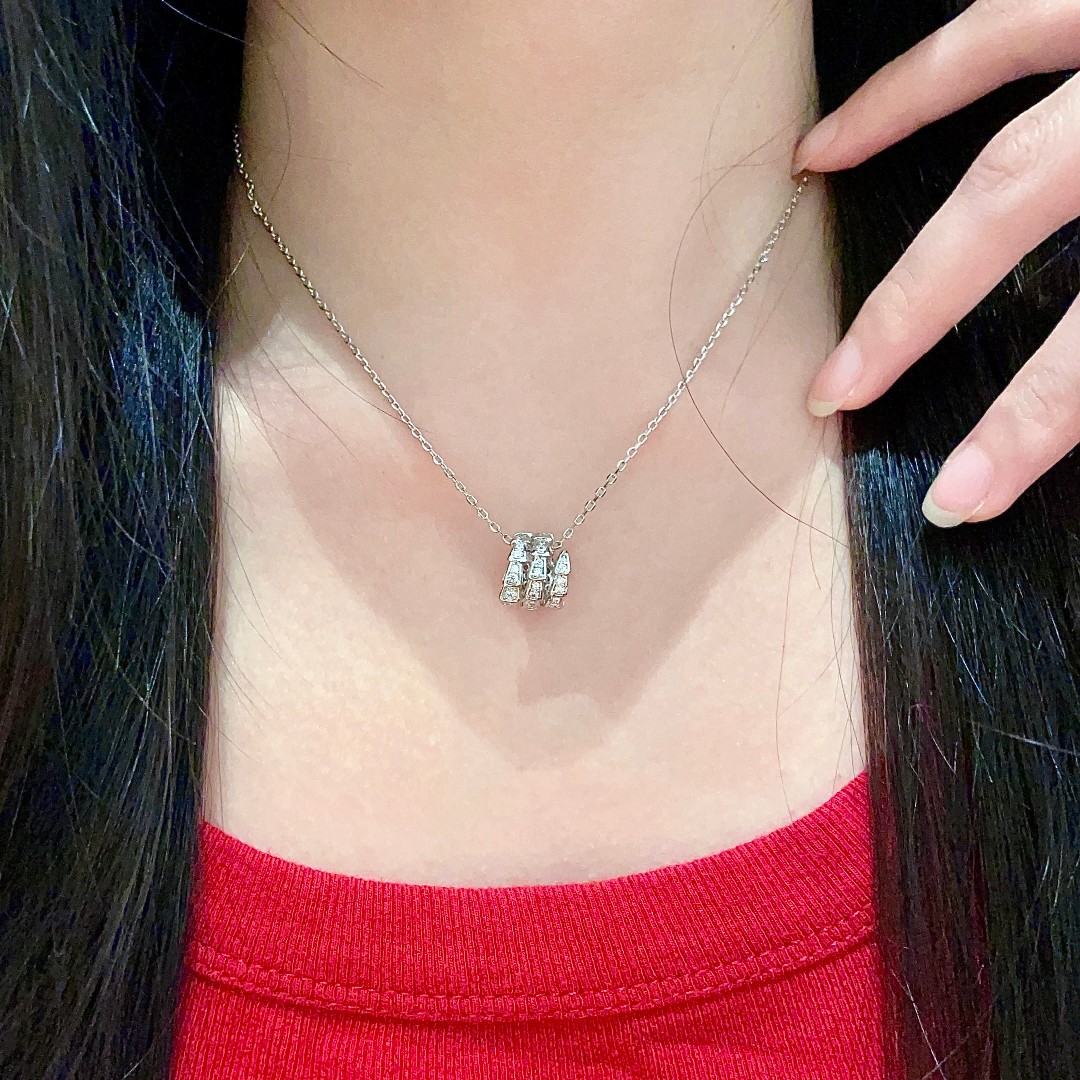 Bvlgari 精工版本 BVLGARI宝格丽蛇项链
