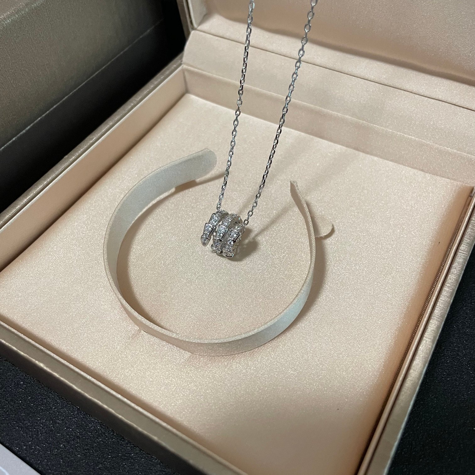 Bvlgari 精工版本 BVLGARI宝格丽蛇项链