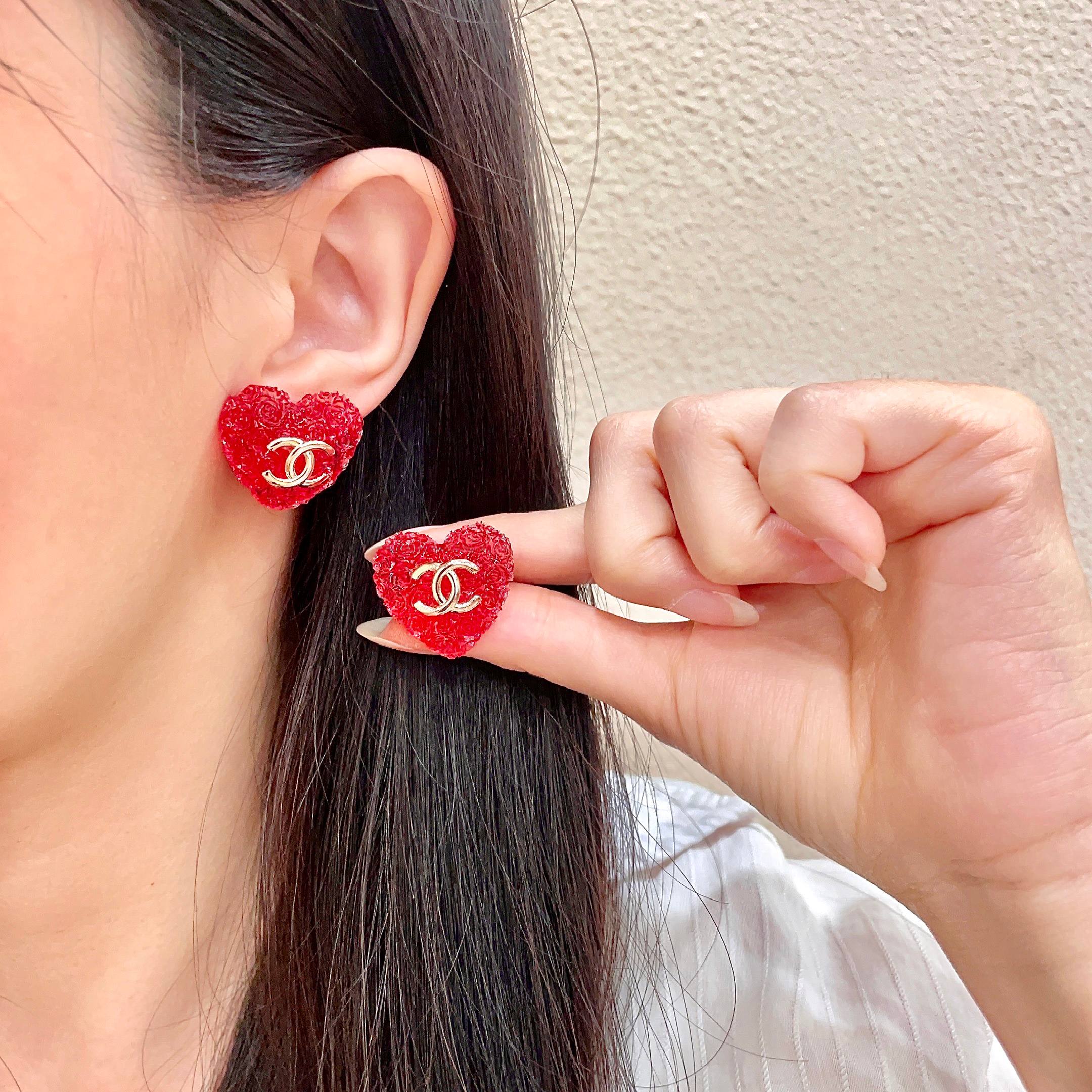 Chanel Chanel香奈儿 中古 双C耳钉 小香家的款式真心无需多介绍 ，大方，非常显气质