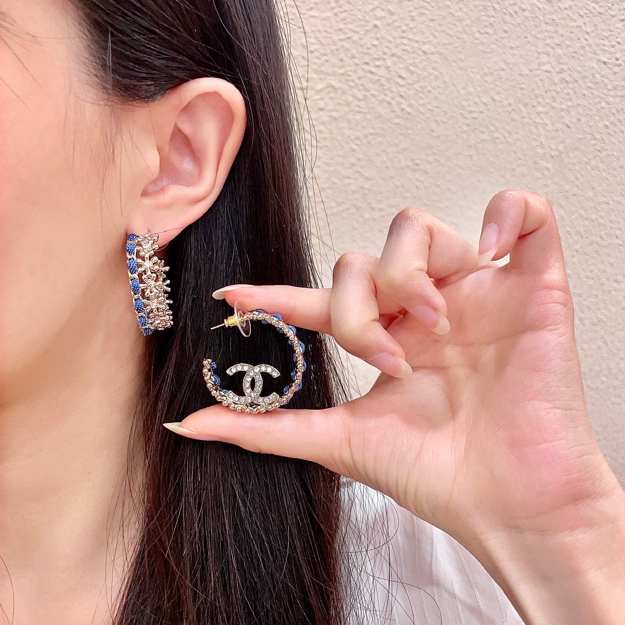 Chanel Chanel香奈儿 中古 双C耳钉 小香家的款式真心无需多介绍 ，大方，非常显气质