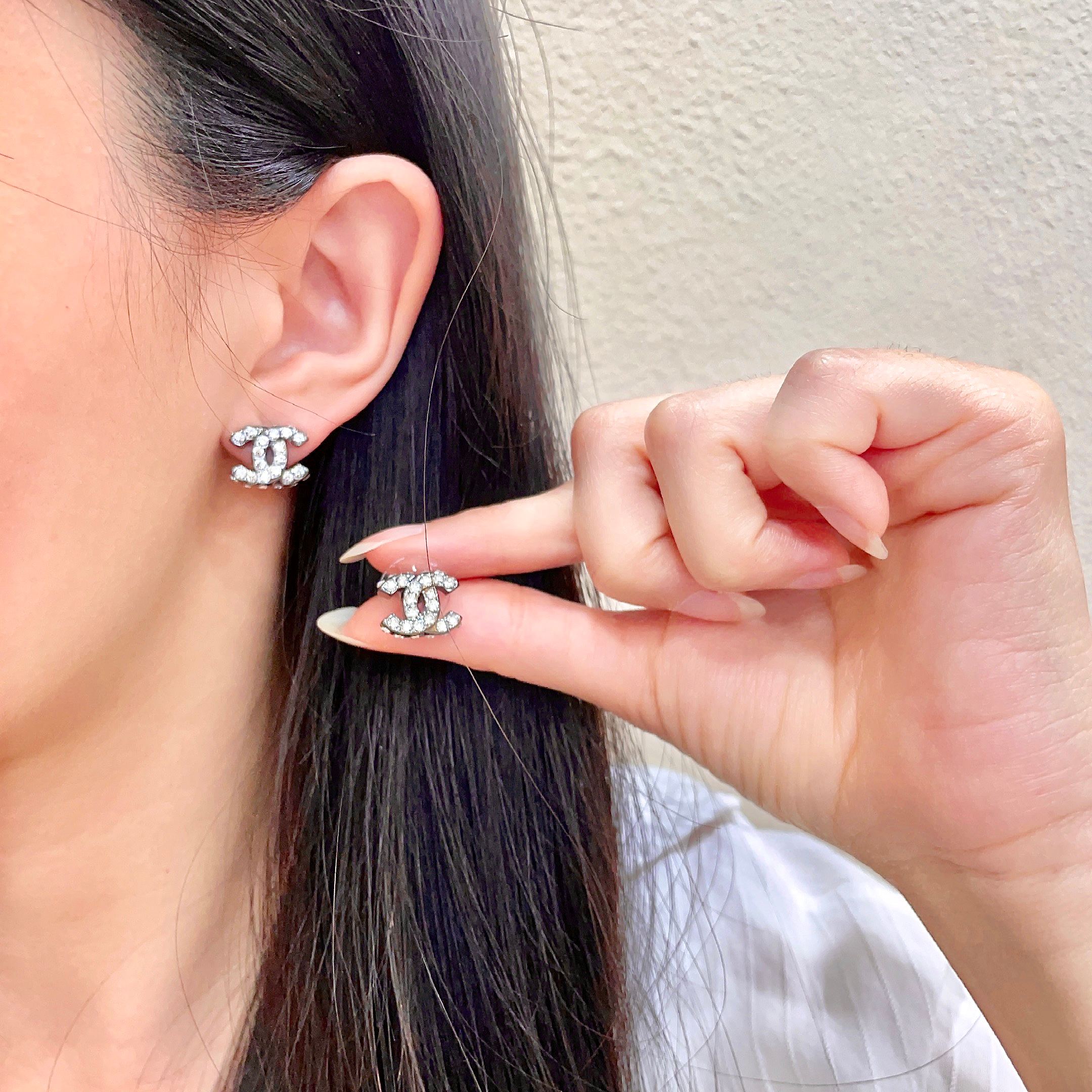 Chanel Chanel香奈儿 中古 双C耳钉 小香家的款式真心无需多介绍 ，大方，非常显气质