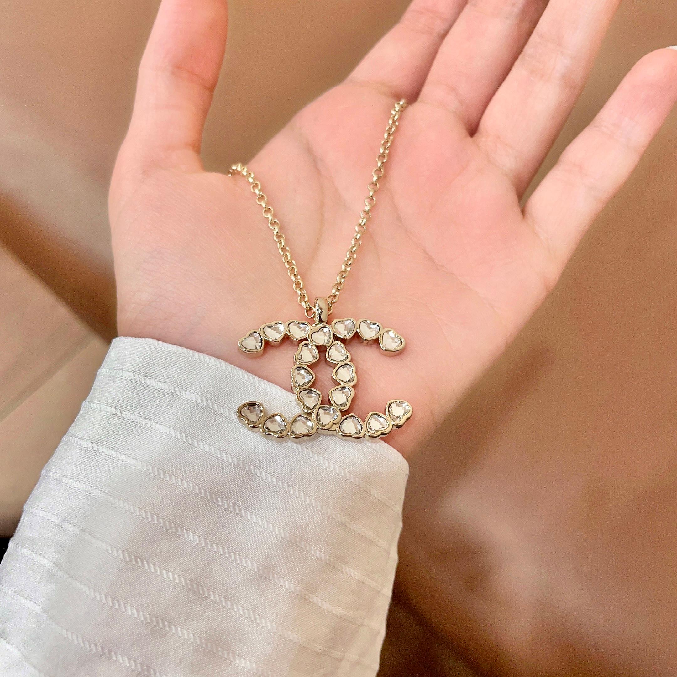 Chanel香奈儿 中古 项链👀小香家的款式真心无需多介绍😘🎶每一款都超好看，精致大方，非常显气质.