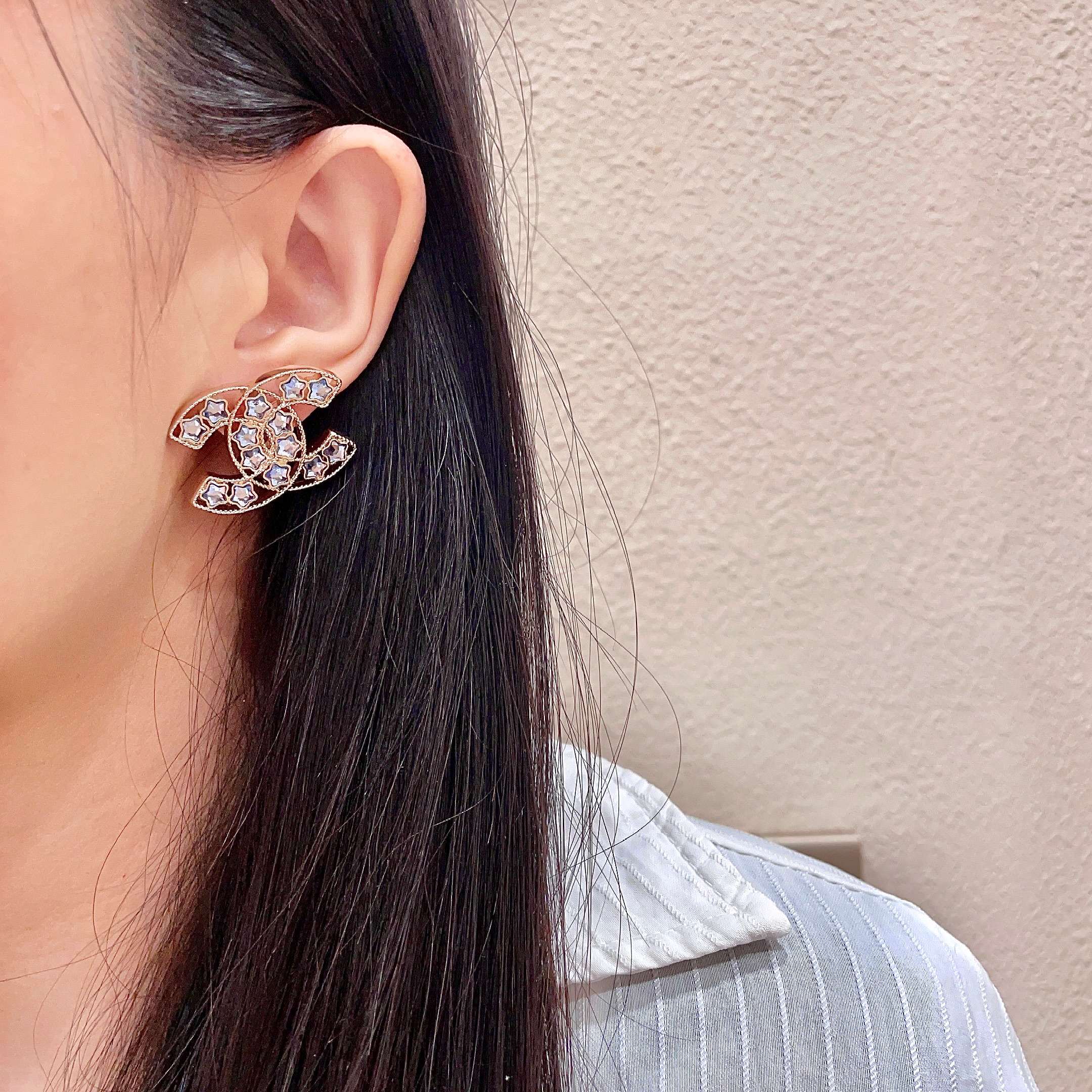 Chanel香奈儿 中古 耳钉👀小香家的款式真心无需多介绍😘🎶每一款都超好看，精致大方，非常显气质