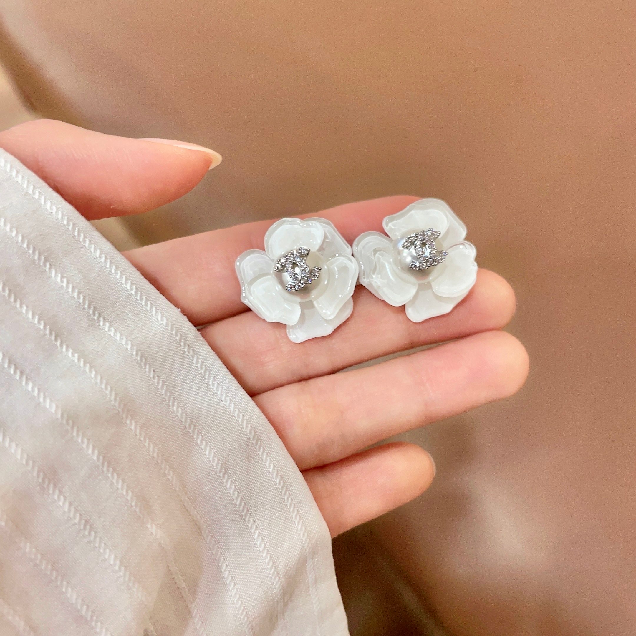 Chanel香奈儿 中古 耳钉👀小香家的款式真心无需多介绍😘🎶每一款都超好看，精致大方，非常显气质