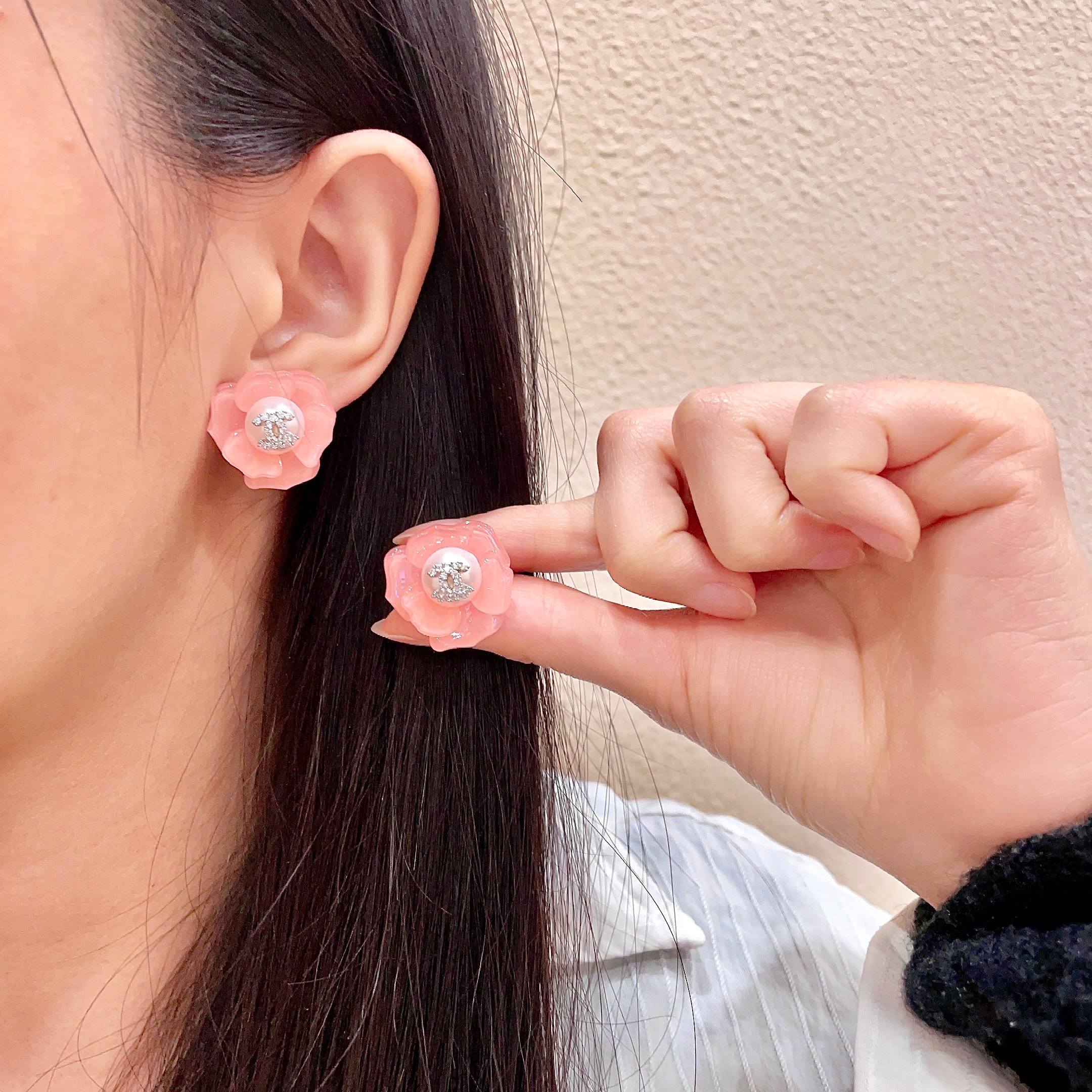 Chanel香奈儿 中古 耳钉👀小香家的款式真心无需多介绍😘🎶每一款都超好看，精致大方，非常显气质