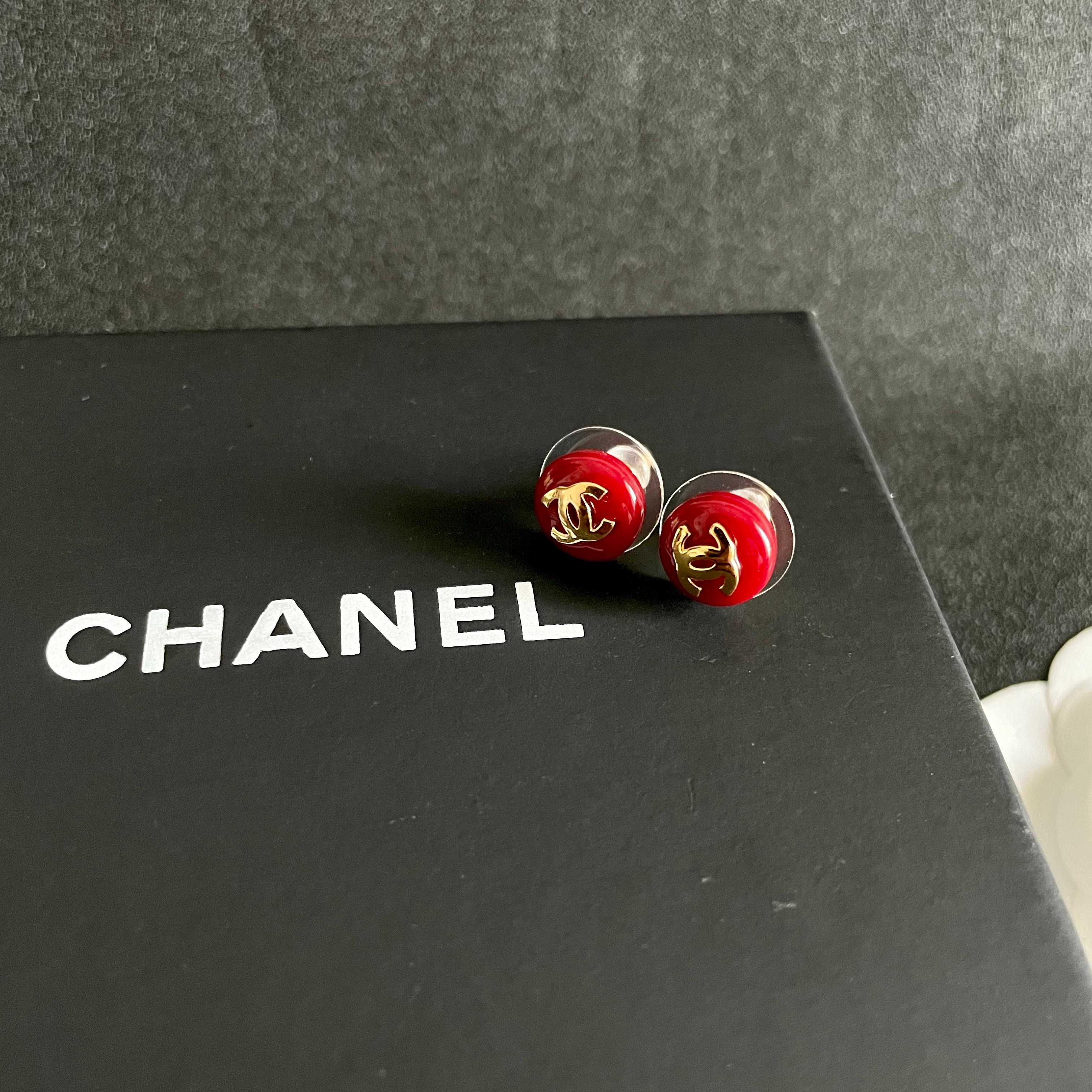 Chanel香奈儿 中古 耳钉👀小香家的款式真心无需多介绍😘🎶每一款都超好看，精致大方，非常显气质