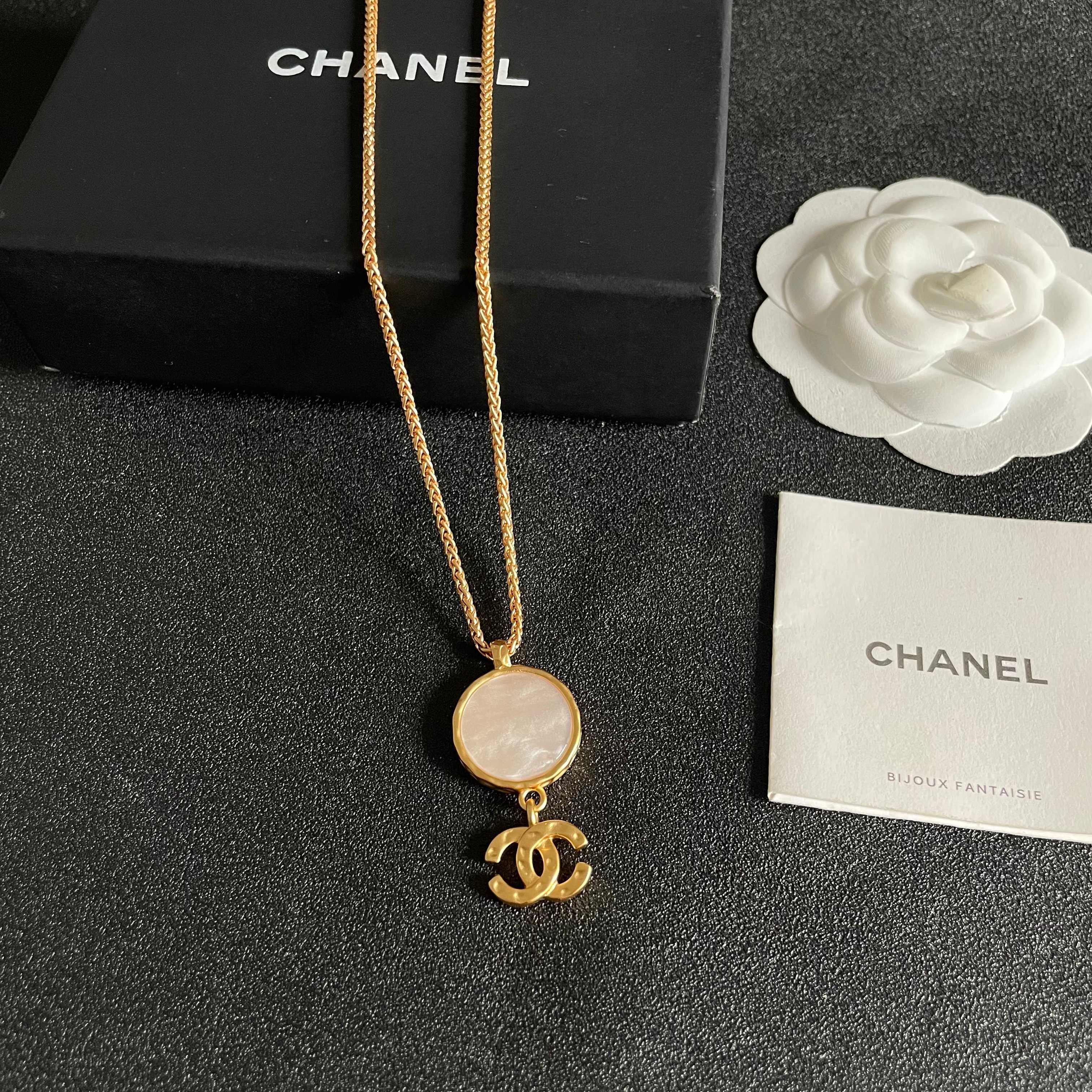 Chanel香奈儿 中古 项链👀小香家的款式真心无需多介绍😘🎶每一款都超好看，精致大方，非常显气质
