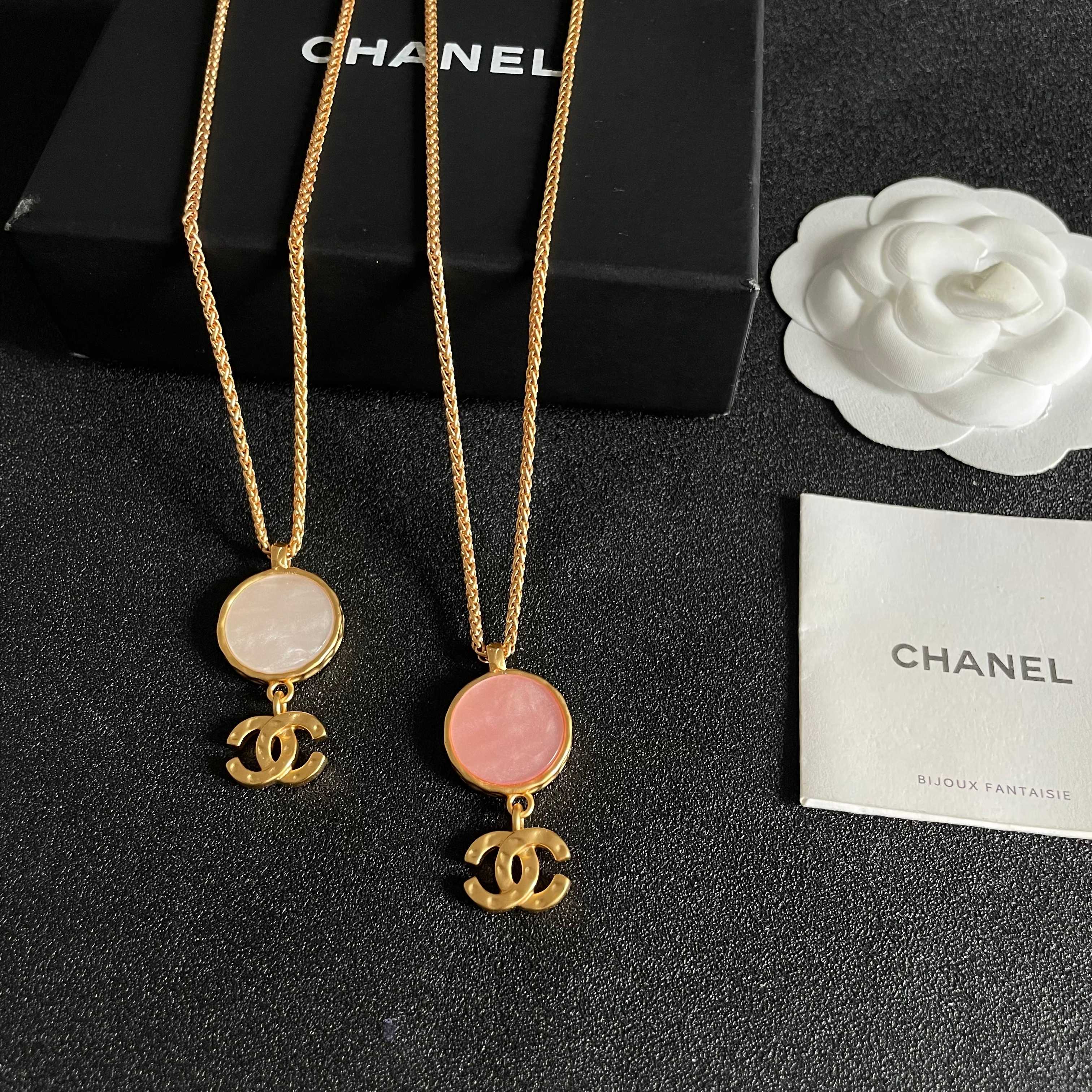 Chanel香奈儿 中古 项链👀小香家的款式真心无需多介绍😘🎶每一款都超好看，精致大方，非常显气质