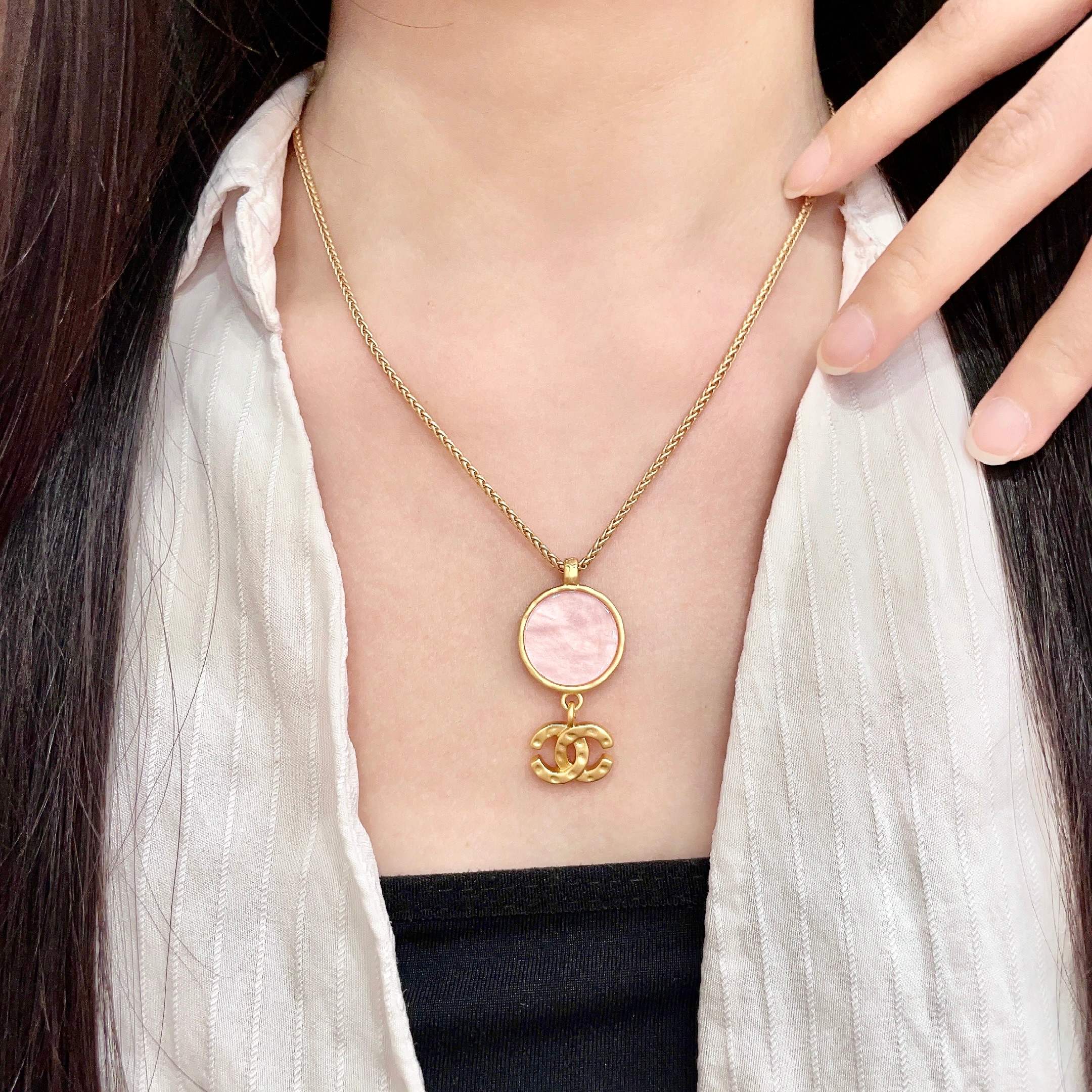 Chanel香奈儿 中古 项链👀小香家的款式真心无需多介绍😘🎶每一款都超好看，精致大方，非常显气质