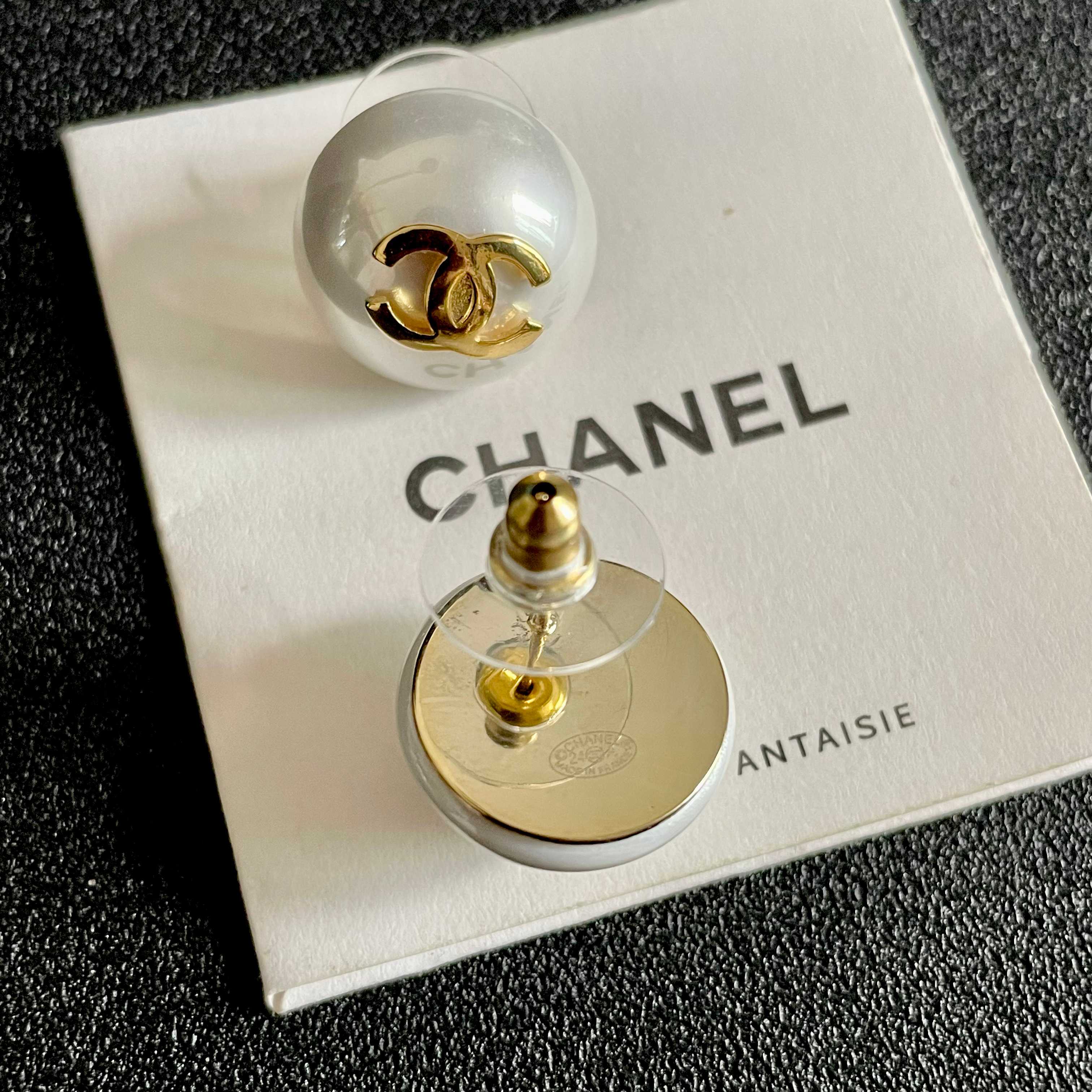 Chanel香奈儿 中古 字母 耳钉👀小香家的款式真心无需多介绍😘🎶每一款都超好看，精致大方，非常显气质