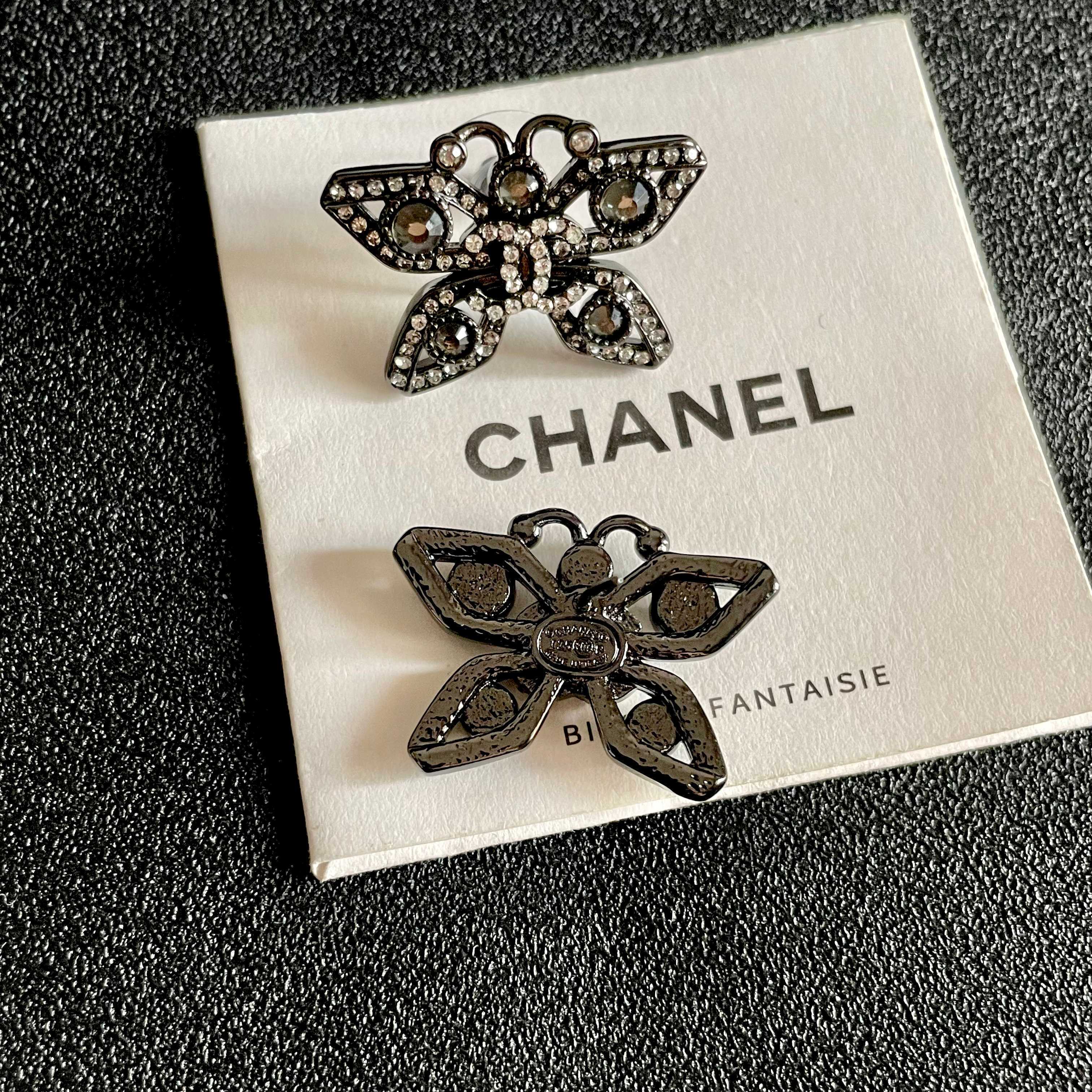 Chanel香奈儿 中古 字母 耳钉👀小香家的款式真心无需多介绍😘🎶每一款都超好看，精致大方，非常显气质