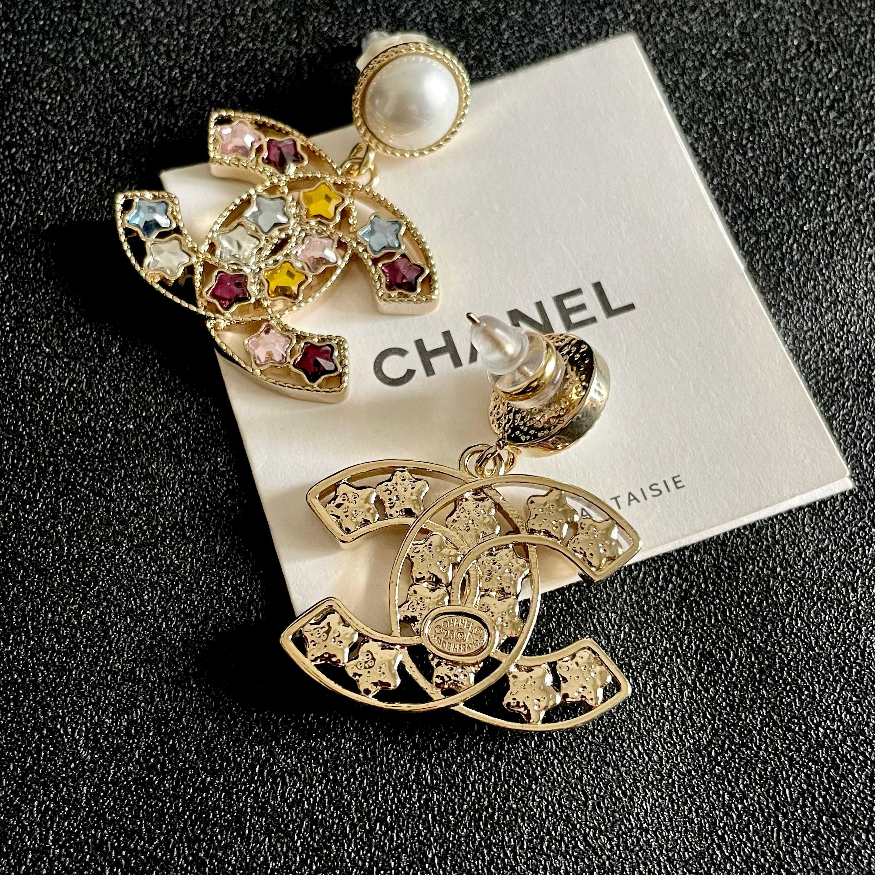 Chanel香奈儿 中古 耳钉👀小香家的款式真心无需多介绍😘🎶每一款都超好看，精致大方，非常显气质