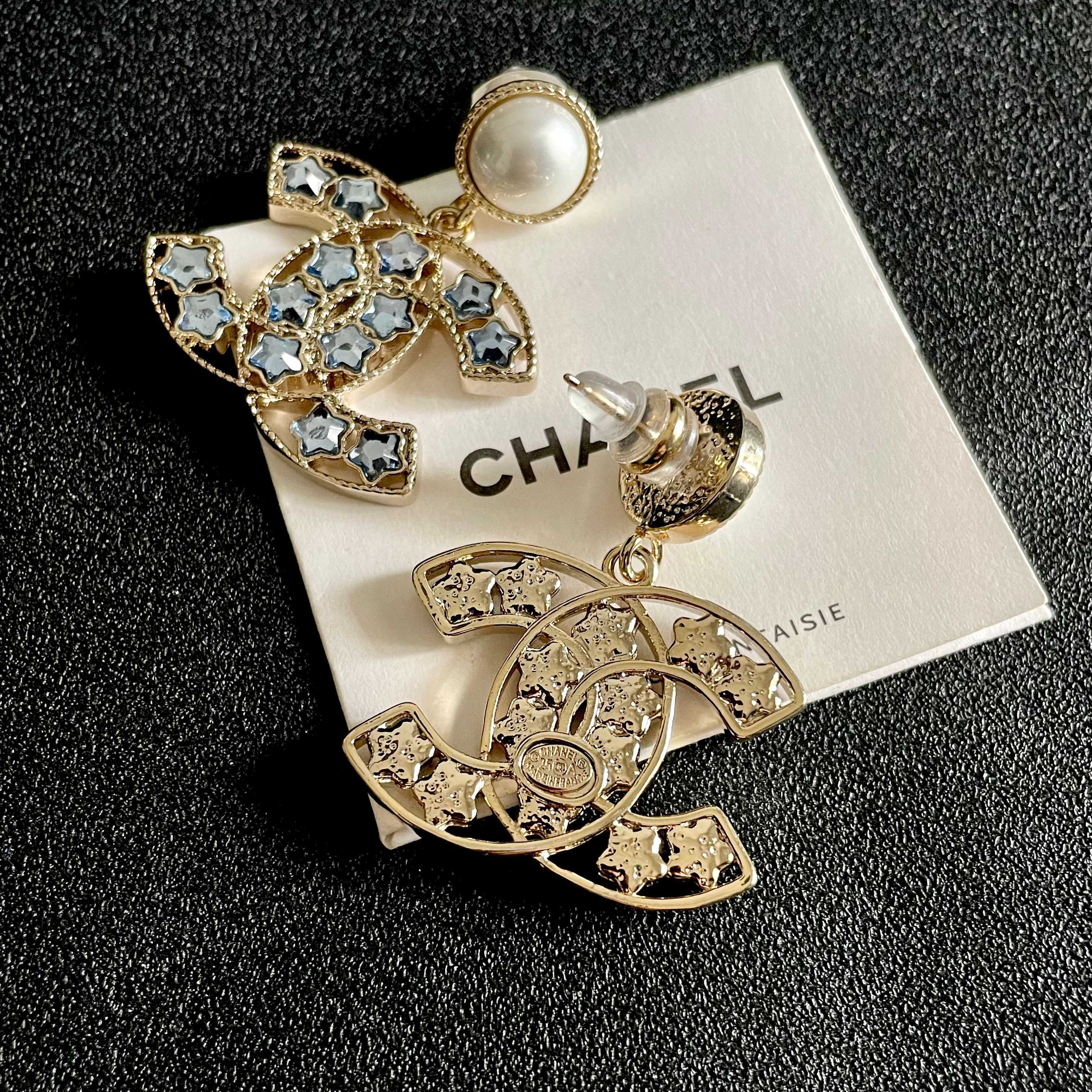 Chanel香奈儿 中古 耳钉👀小香家的款式真心无需多介绍😘🎶每一款都超好看，精致大方，非常显气质