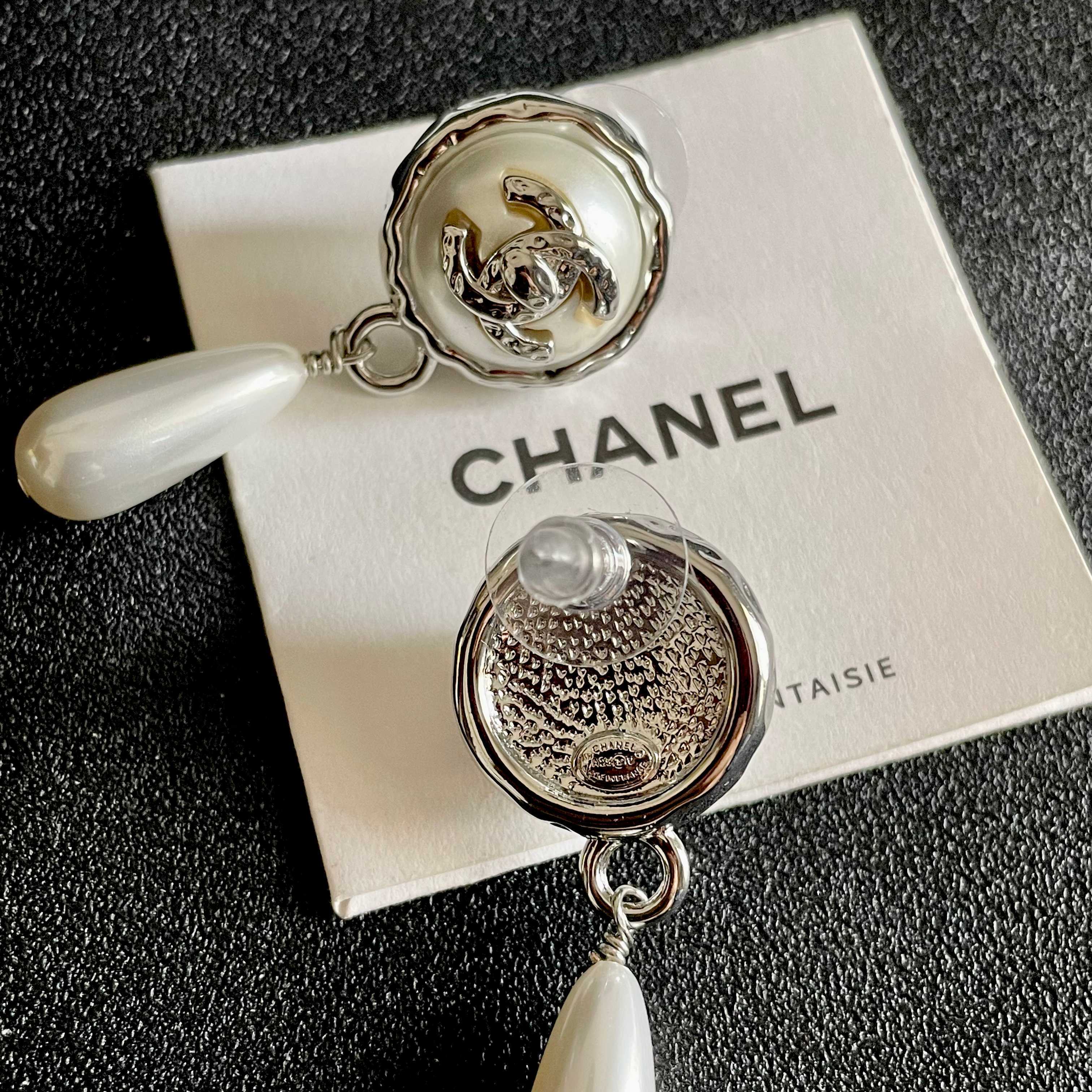 Chanel香奈儿 中古 耳钉👀小香家的款式真心无需多介绍😘🎶每一款都超好看，精致大方，非常显气质
