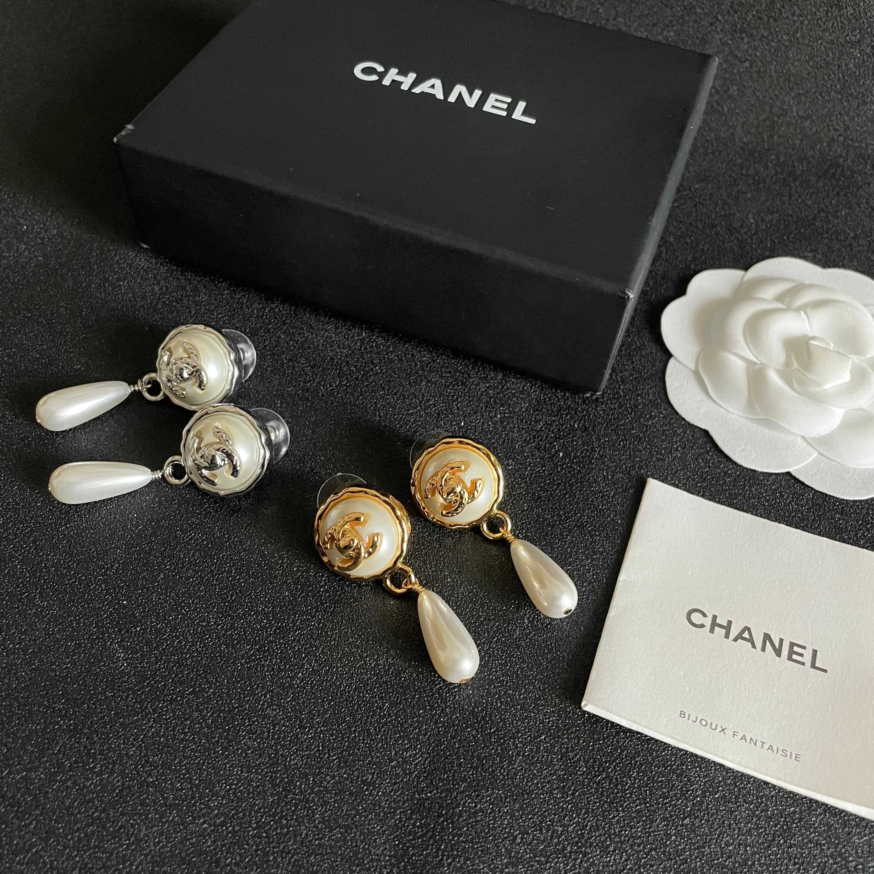 Chanel香奈儿 中古 耳钉👀小香家的款式真心无需多介绍😘🎶每一款都超好看，精致大方，非常显气质