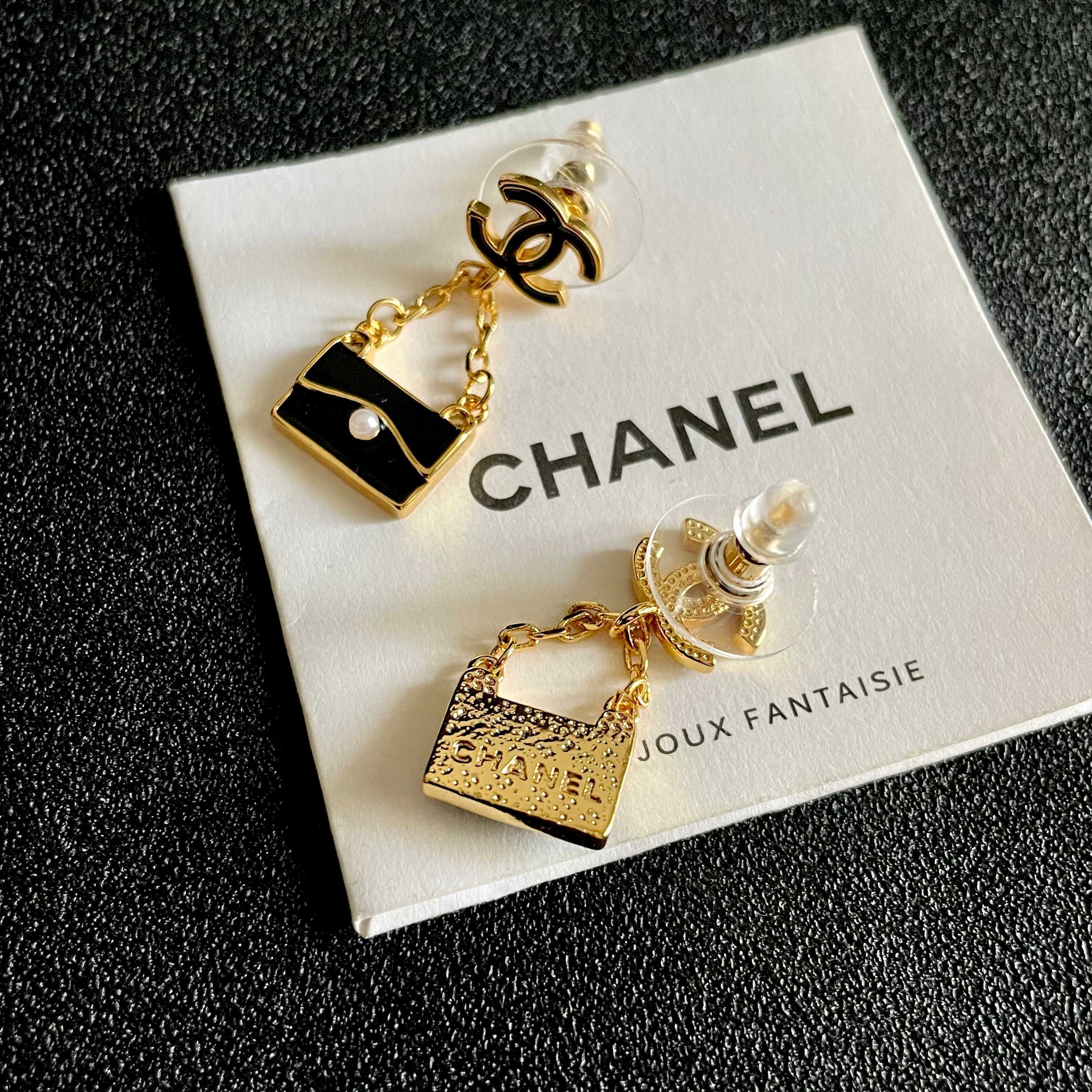 Chanel香奈儿 中古 耳钉👀小香家的款式真心无需多介绍😘🎶每一款都超好看，精致大方，非常显气质