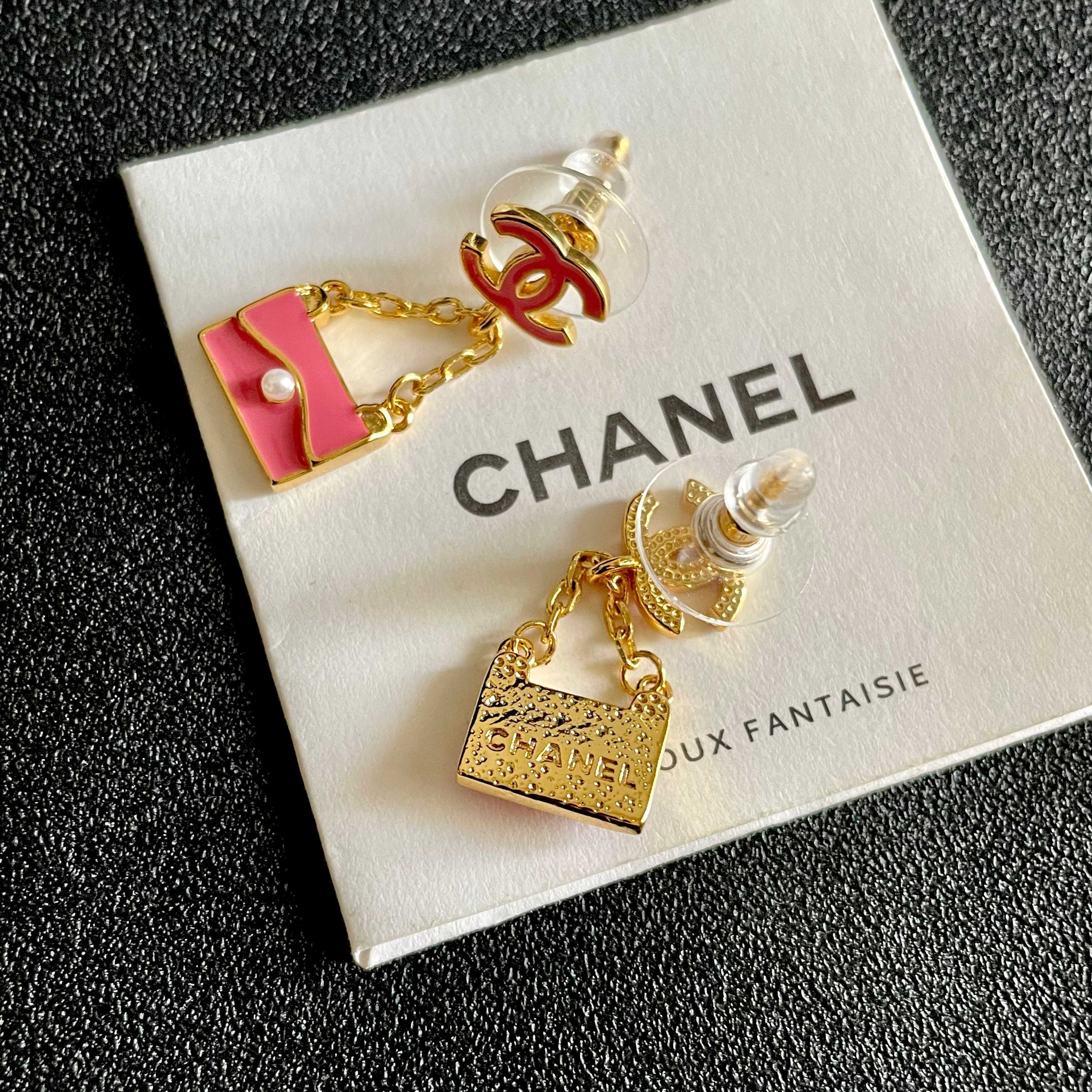Chanel香奈儿 中古 耳钉👀小香家的款式真心无需多介绍😘🎶每一款都超好看，精致大方，非常显气质