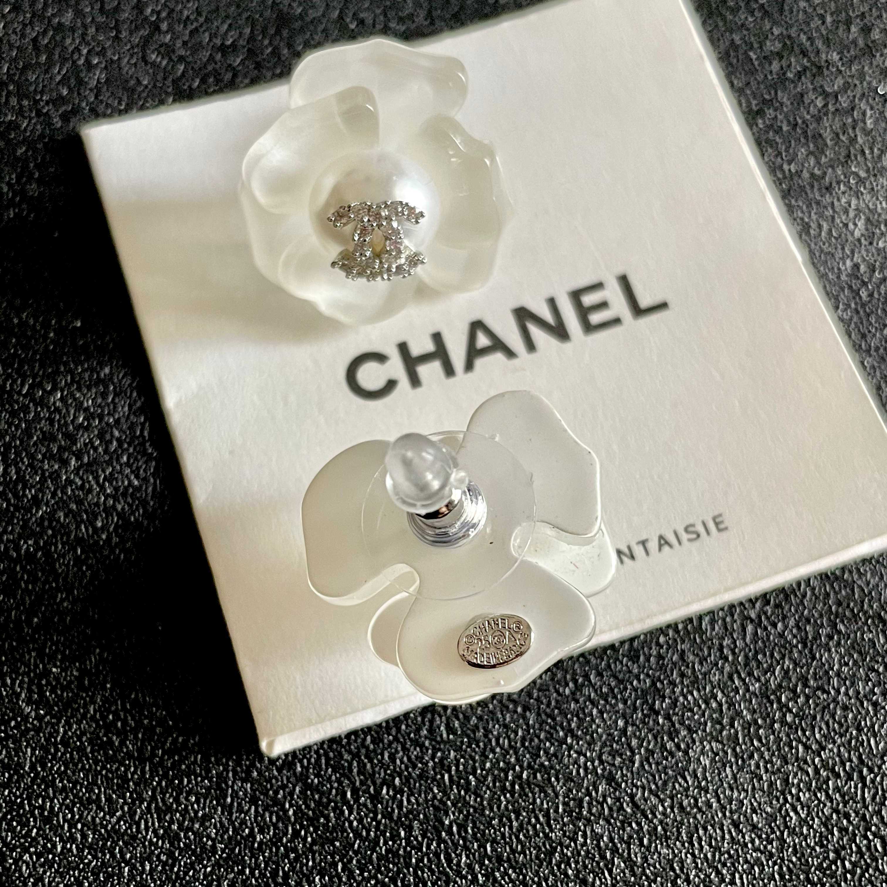 Chanel香奈儿 中古 耳钉👀小香家的款式真心无需多介绍😘🎶每一款都超好看，精致大方，非常显气质