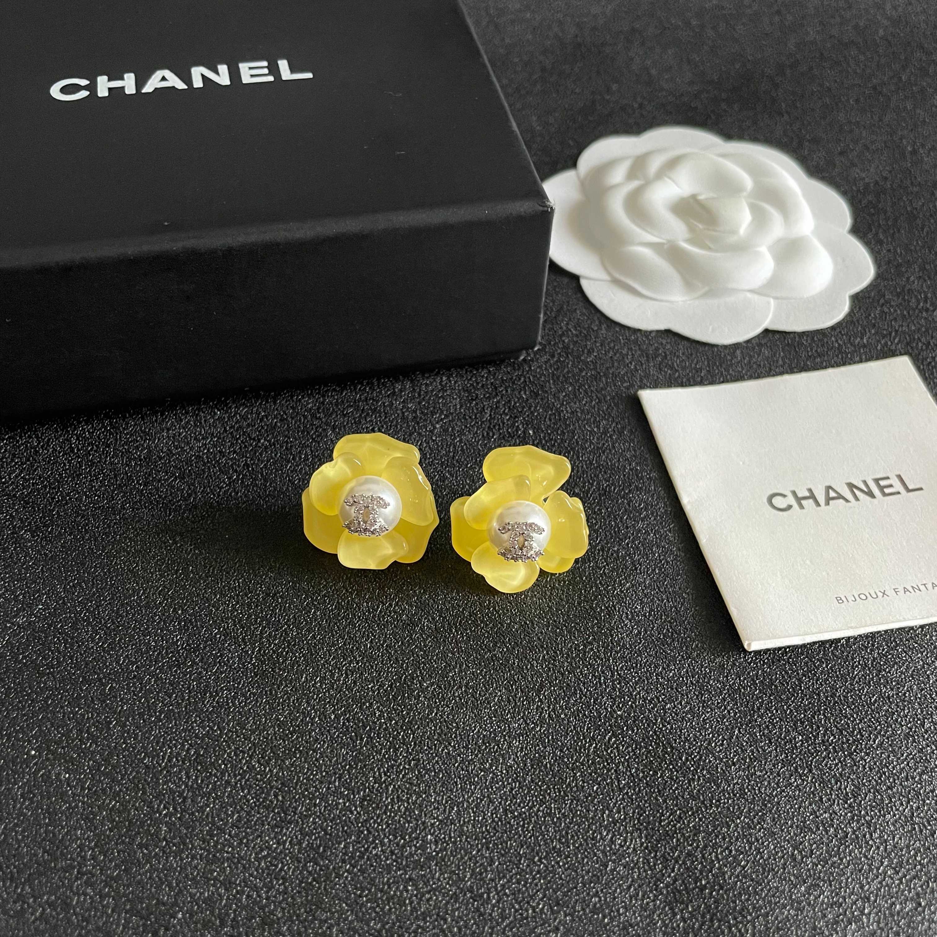 Chanel香奈儿 中古 耳钉👀小香家的款式真心无需多介绍😘🎶每一款都超好看，精致大方，非常显气质