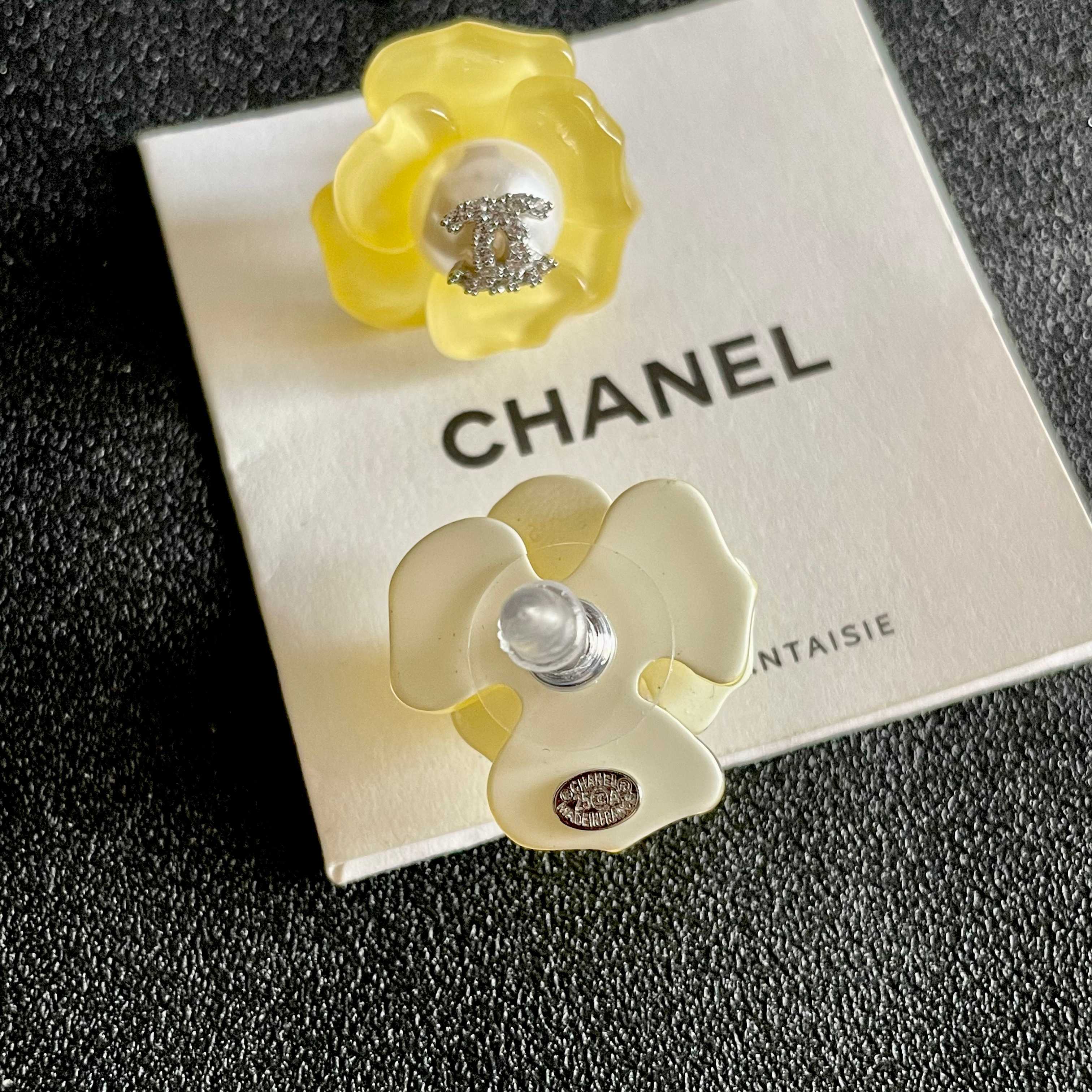 Chanel香奈儿 中古 耳钉👀小香家的款式真心无需多介绍😘🎶每一款都超好看，精致大方，非常显气质
