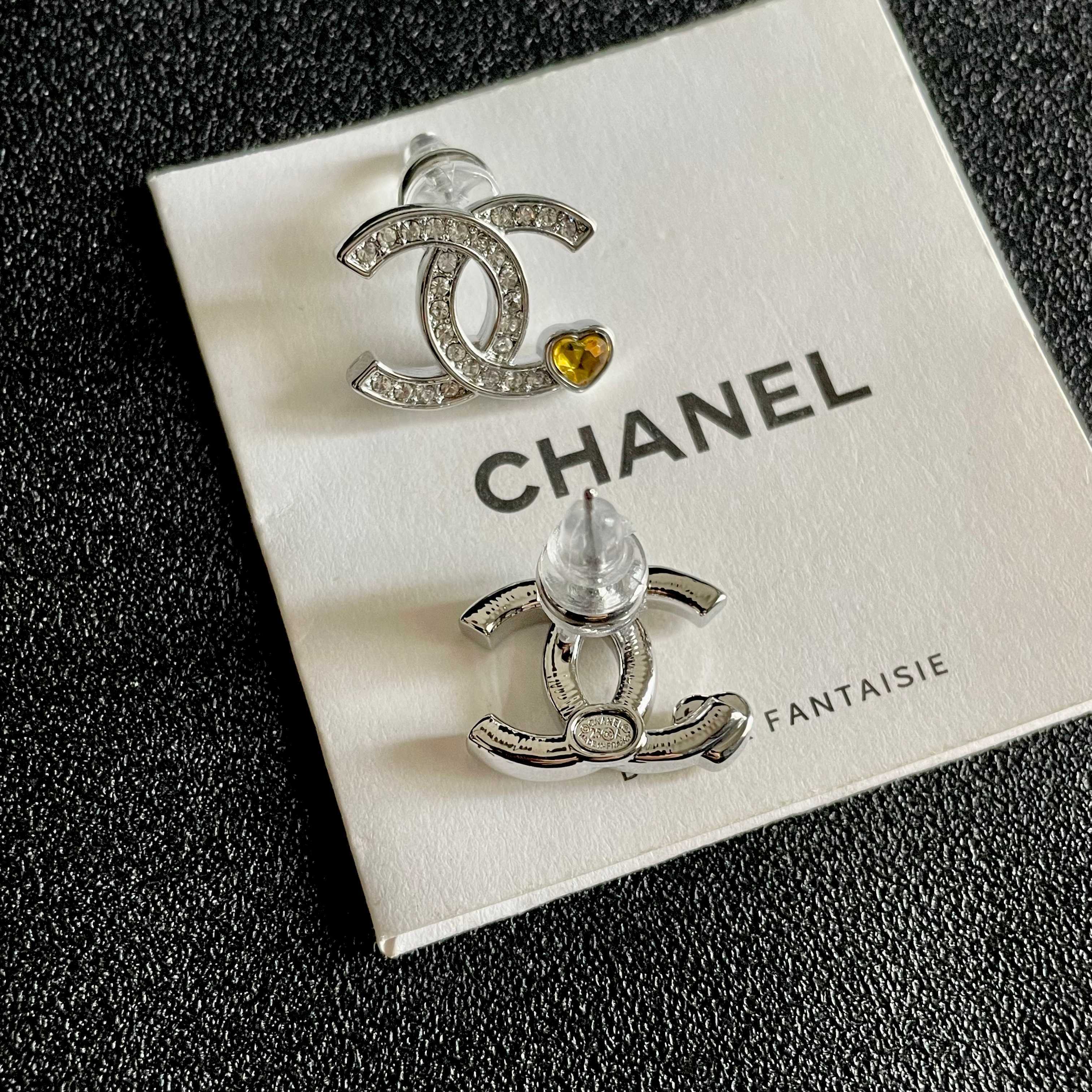 Chanel香奈儿 中古 耳钉👀小香家的款式真心无需多介绍😘🎶每一款都超好看，精致大方，非常显气质