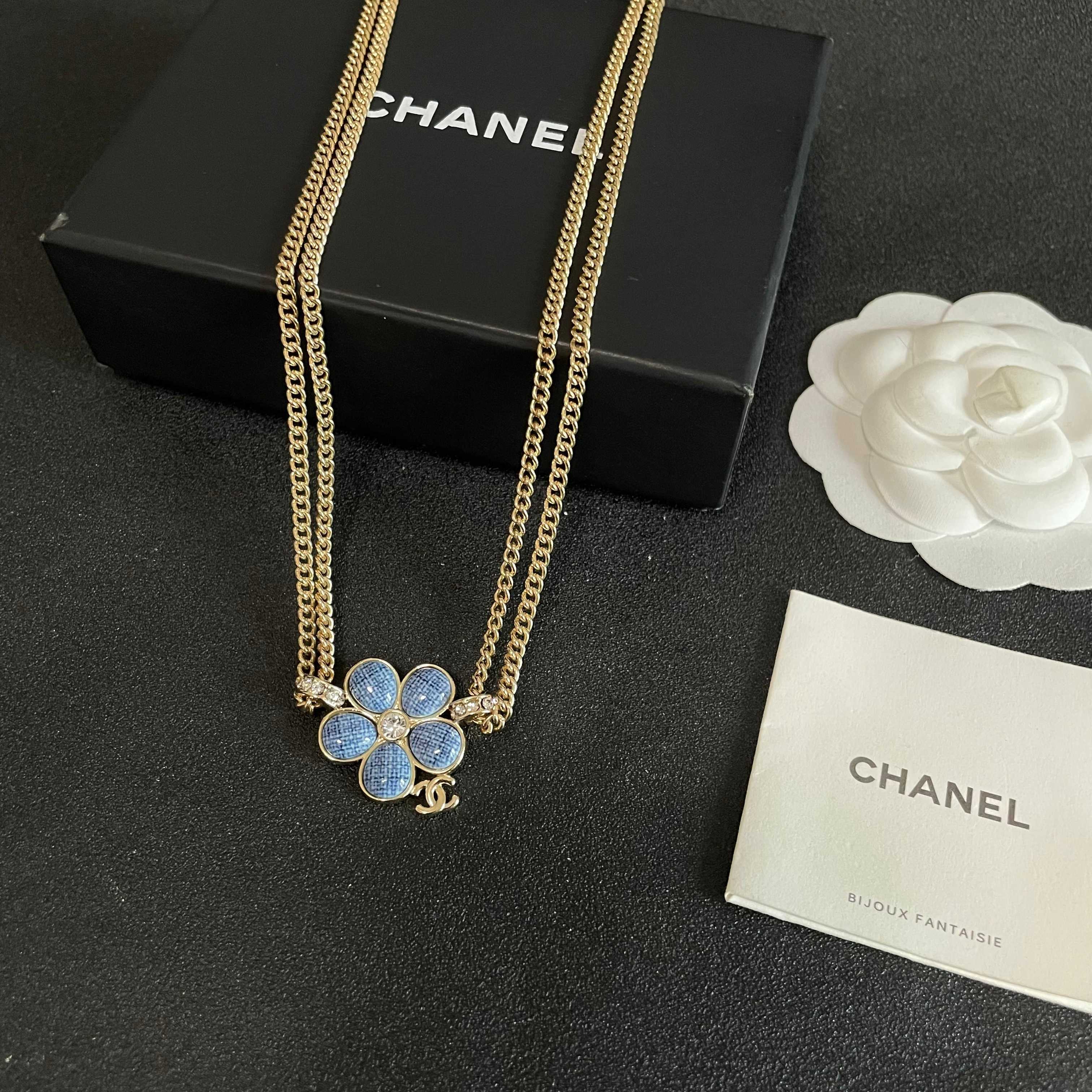 Chanel香奈儿 中古 字母 项链👀小香家的款式真心无需多介绍😘🎶每一款都超好看，精致大方，非常显气质