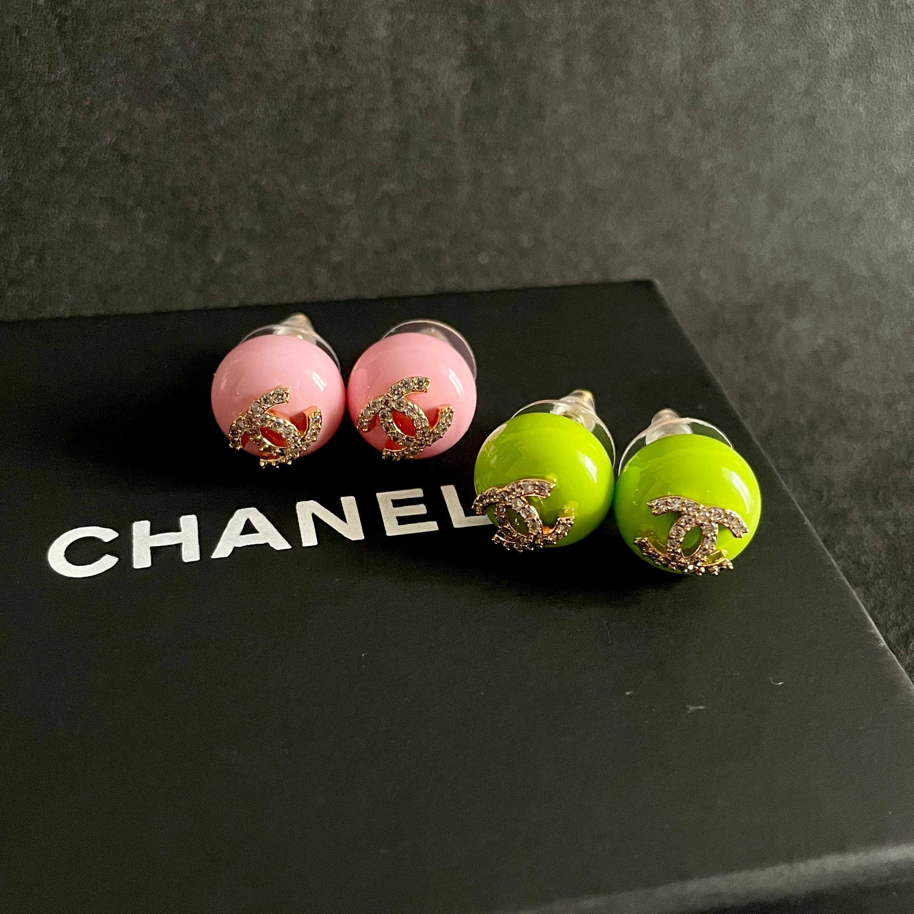 Chanel香奈儿 中古 双C耳钉👀小香家的款式真心无需多介绍😘🎶每一款都超好看，精致大方，非常显气质