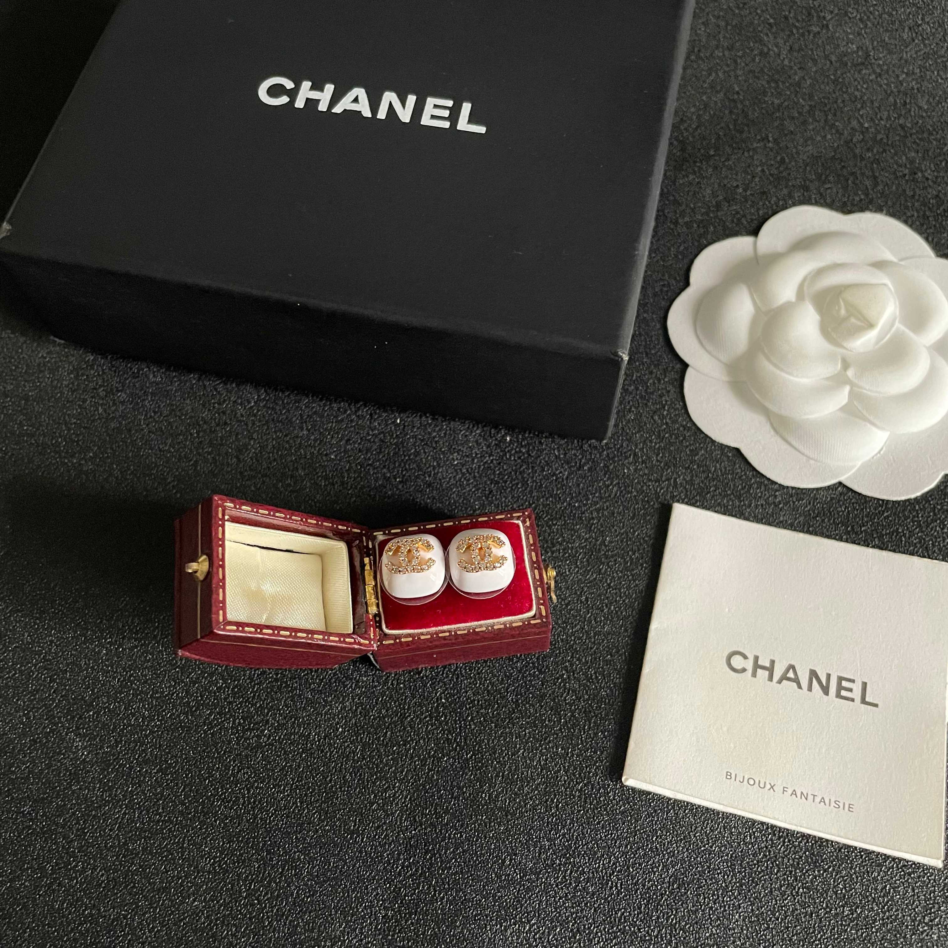 Chanel香奈儿 中古 双C耳钉👀小香家的款式真心无需多介绍😘🎶每一款都超好看，精致大方，非常显气质