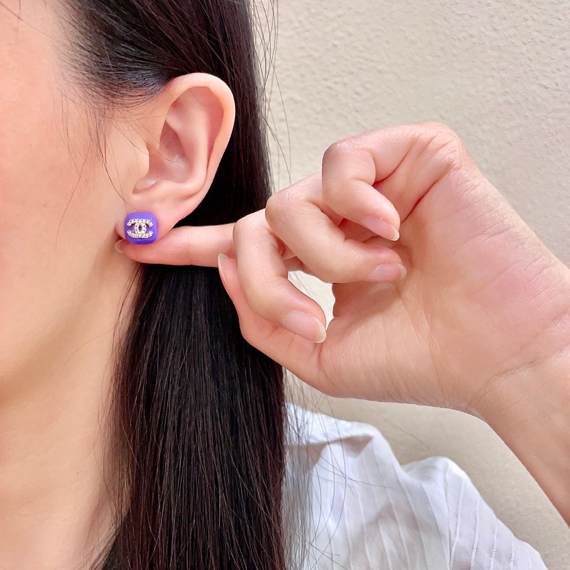 Chanel香奈儿 中古 双C耳钉👀小香家的款式真心无需多介绍😘🎶每一款都超好看，精致大方，非常显气质