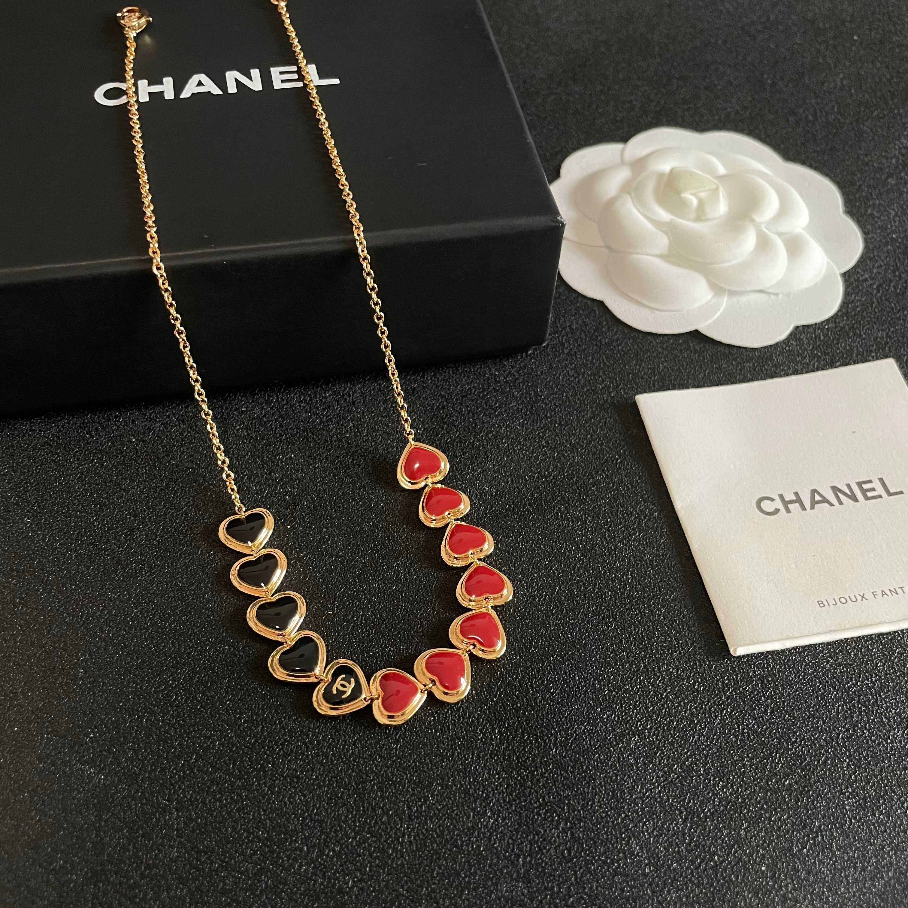 Chanel香奈儿 中古 项链👀小香家的款式真心无需多介绍😘🎶每一款都超好看，精致大方，非常显气质