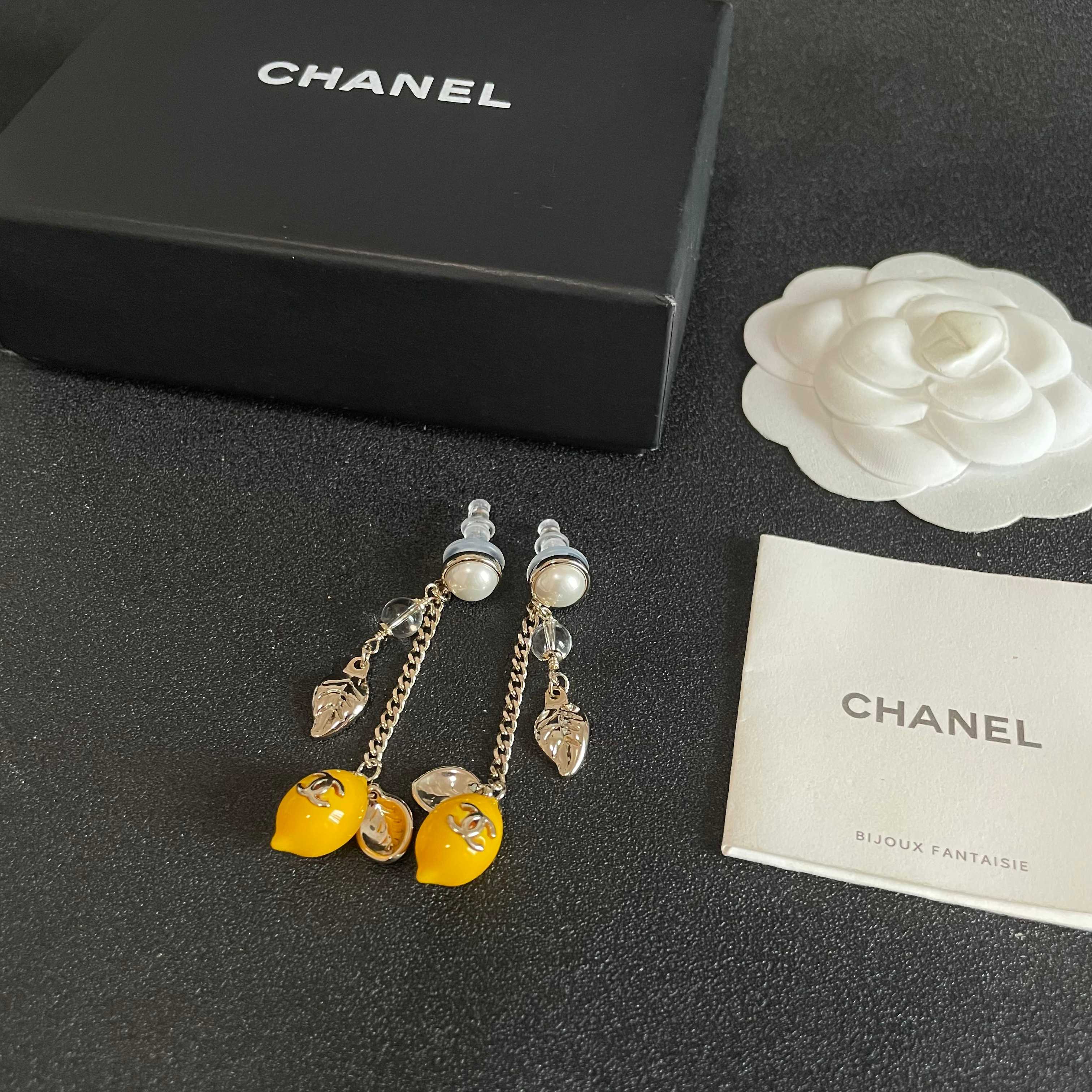 Chanel香奈儿 中古 双C耳钉👀小香家的款式真心无需多介绍😘🎶每一款都超好看，精致大方，非常显气质