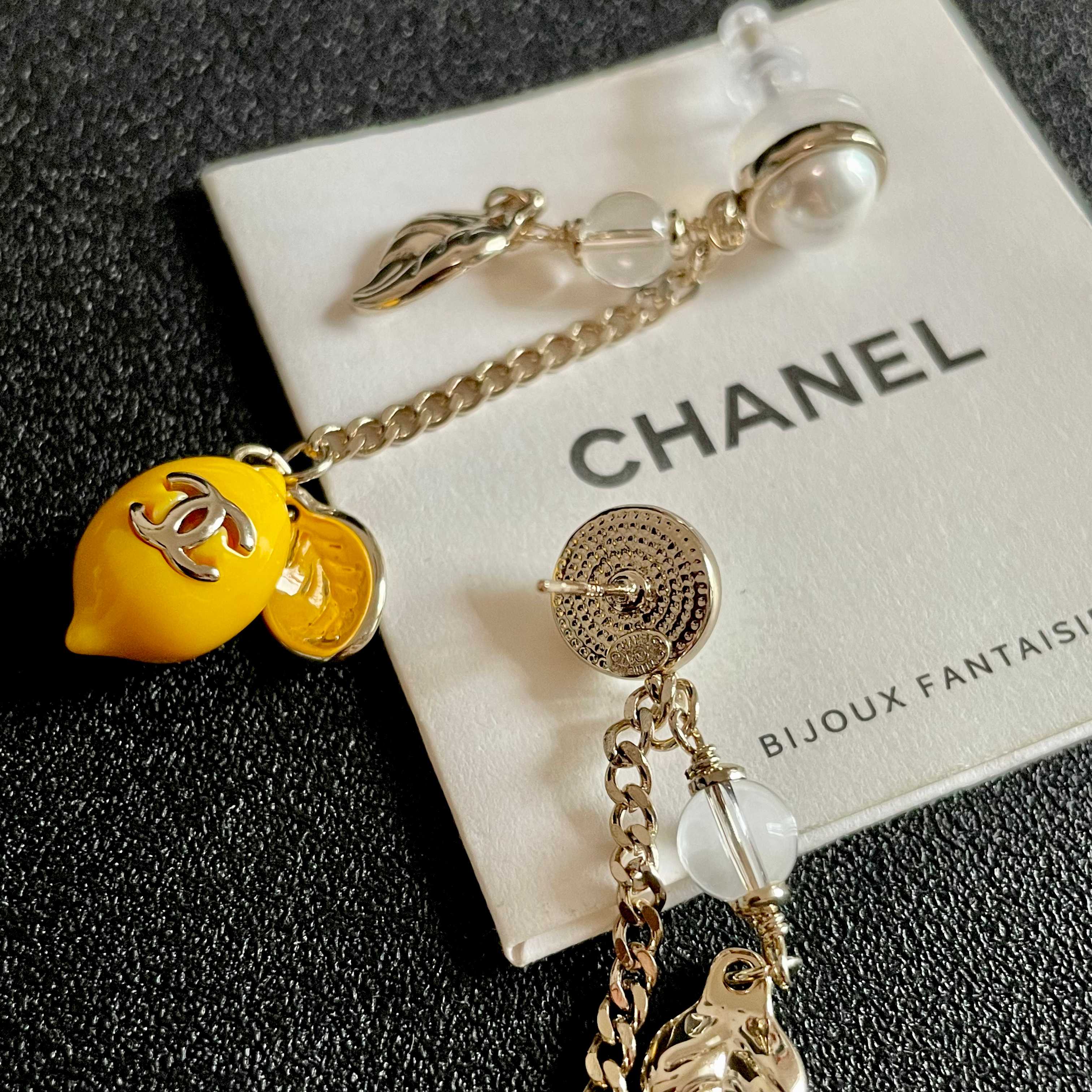 Chanel香奈儿 中古 双C耳钉👀小香家的款式真心无需多介绍😘🎶每一款都超好看，精致大方，非常显气质