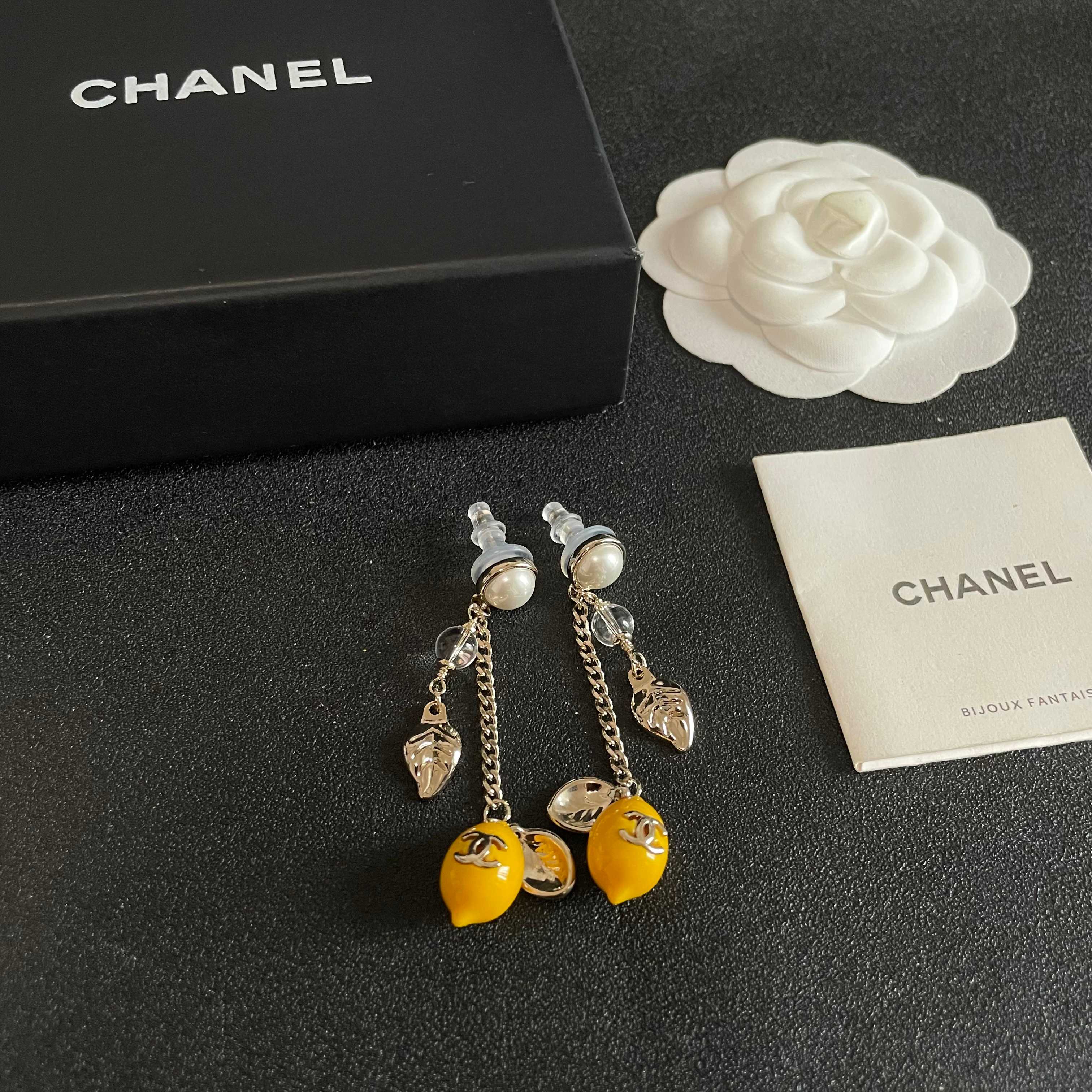 Chanel香奈儿 中古 双C耳钉👀小香家的款式真心无需多介绍😘🎶每一款都超好看，精致大方，非常显气质