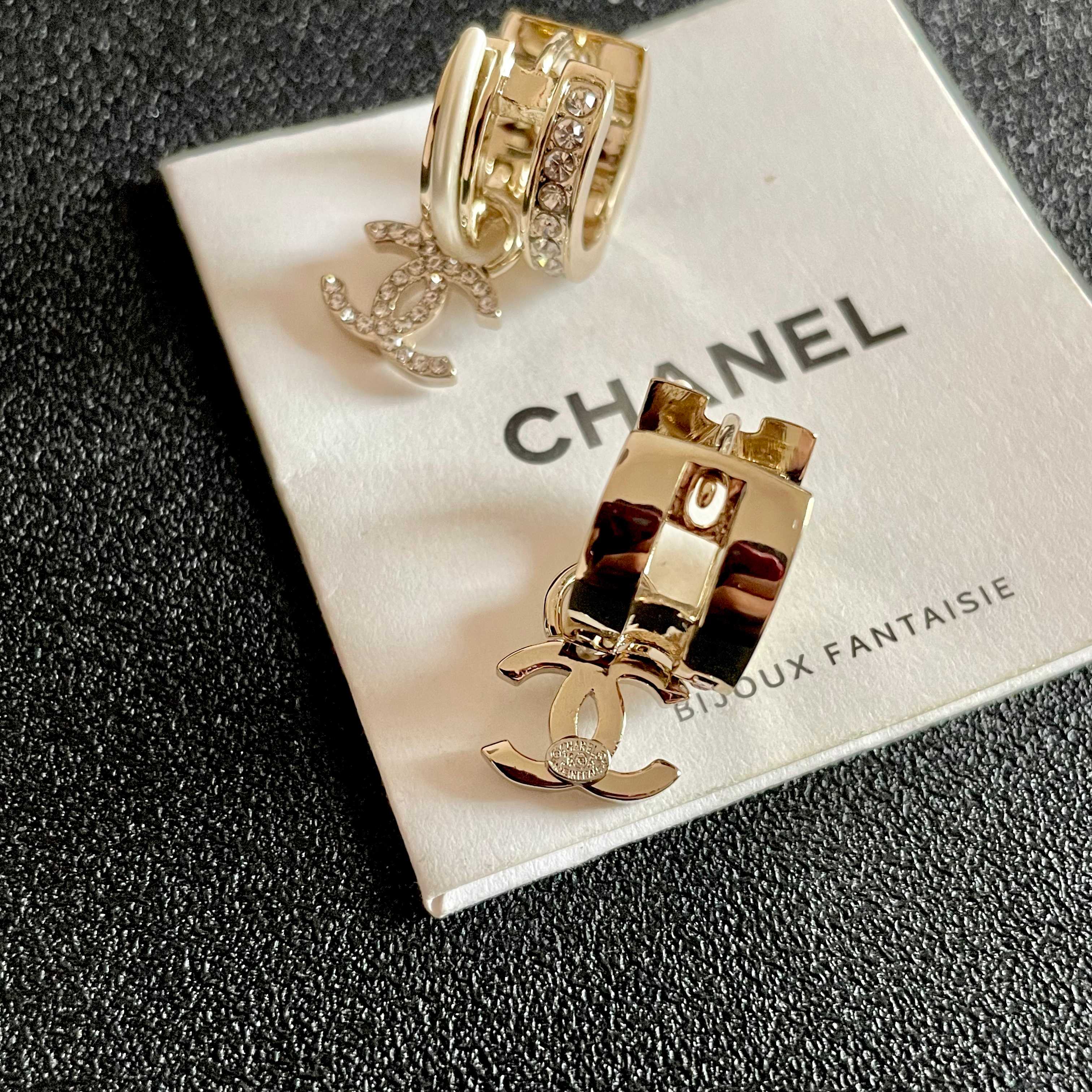 Chanel香奈儿 中古 双C耳钉👀小香家的款式真心无需多介绍😘🎶每一款都超好看，精致大方，非常显气质