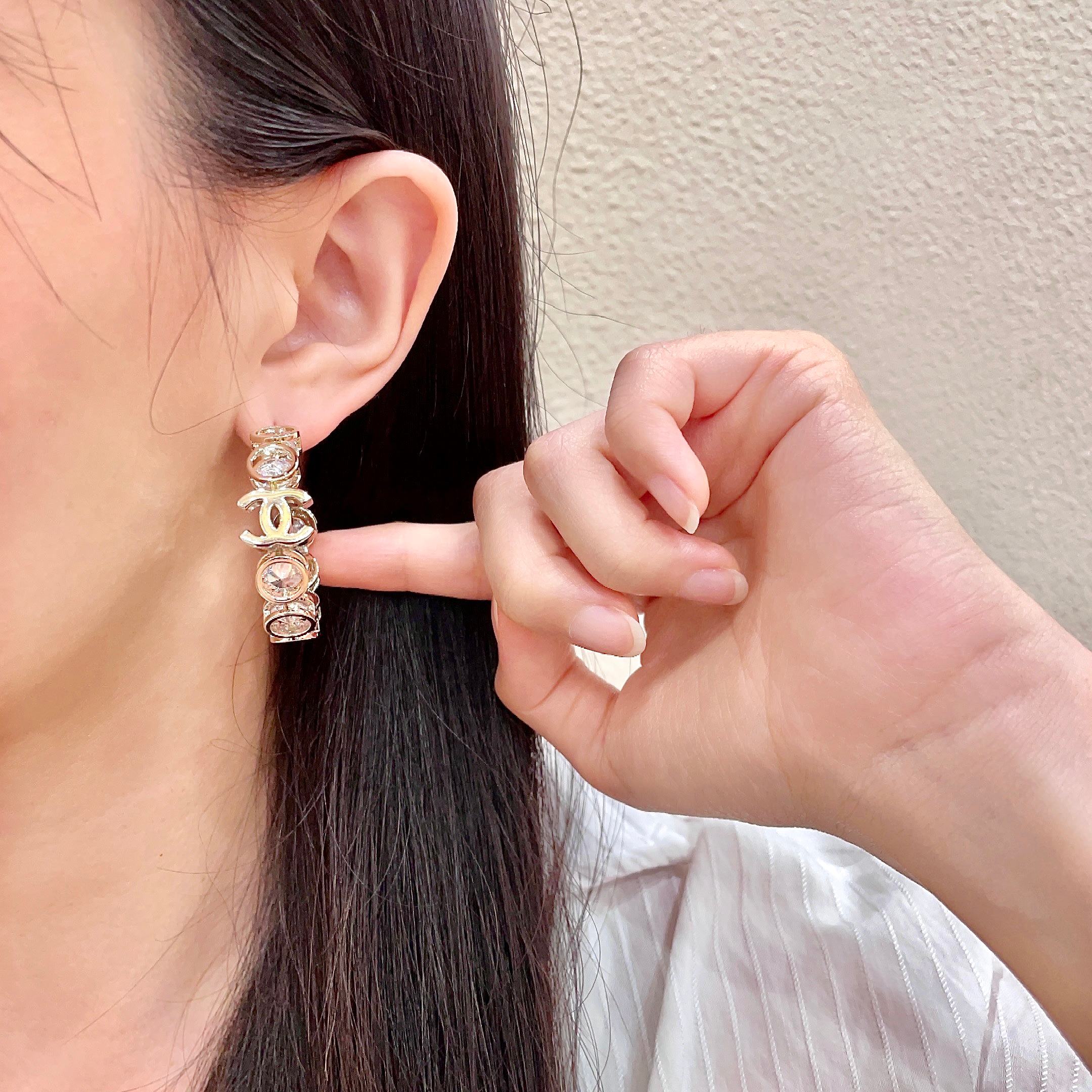 Chanel香奈儿 中古 双C耳钉👀小香家的款式真心无需多介绍😘🎶每一款都超好看，精致大方，非常显气质