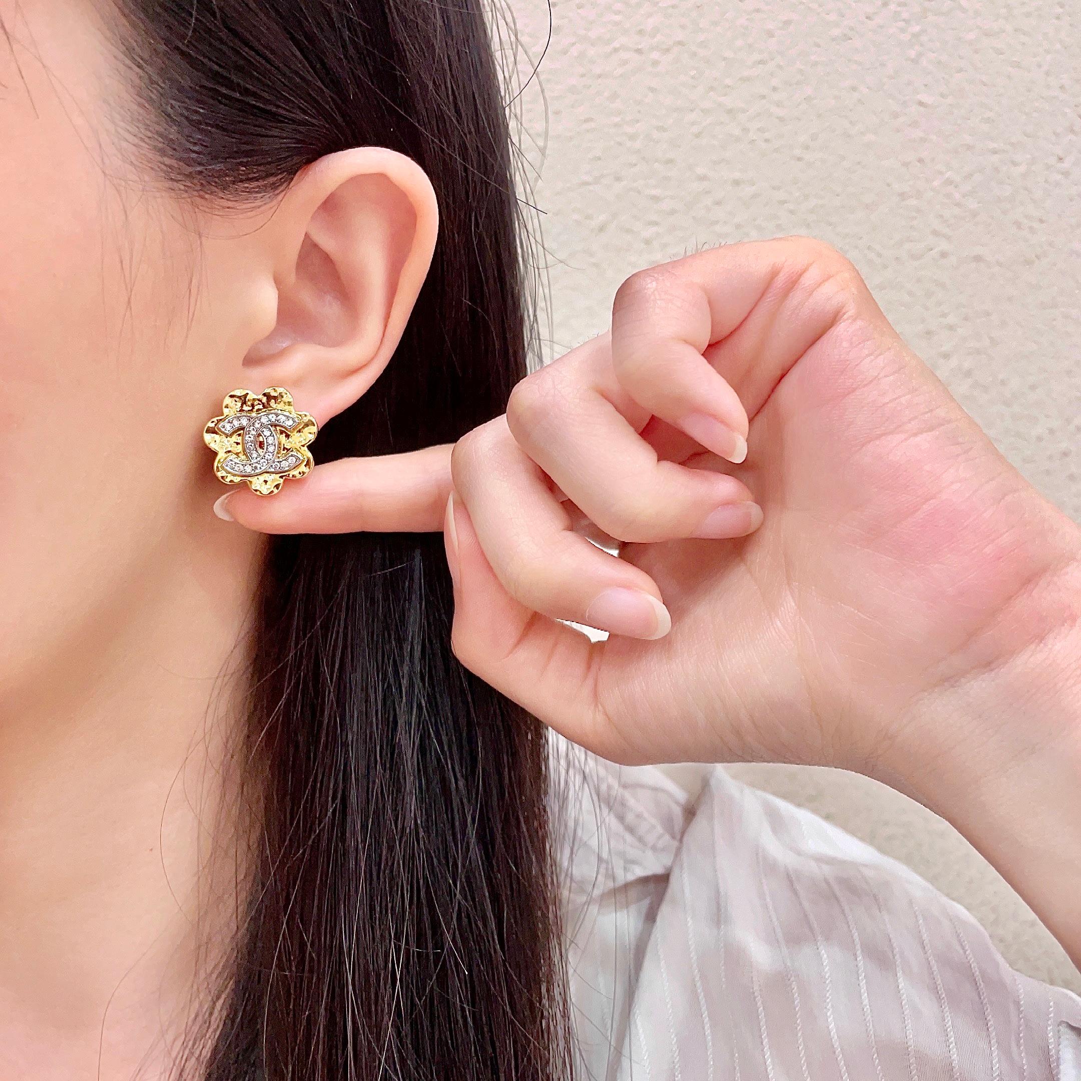 Chanel香奈儿 中古 双C耳钉👀小香家的款式真心无需多介绍😘🎶每一款都超好看，精致大方，非常显气质