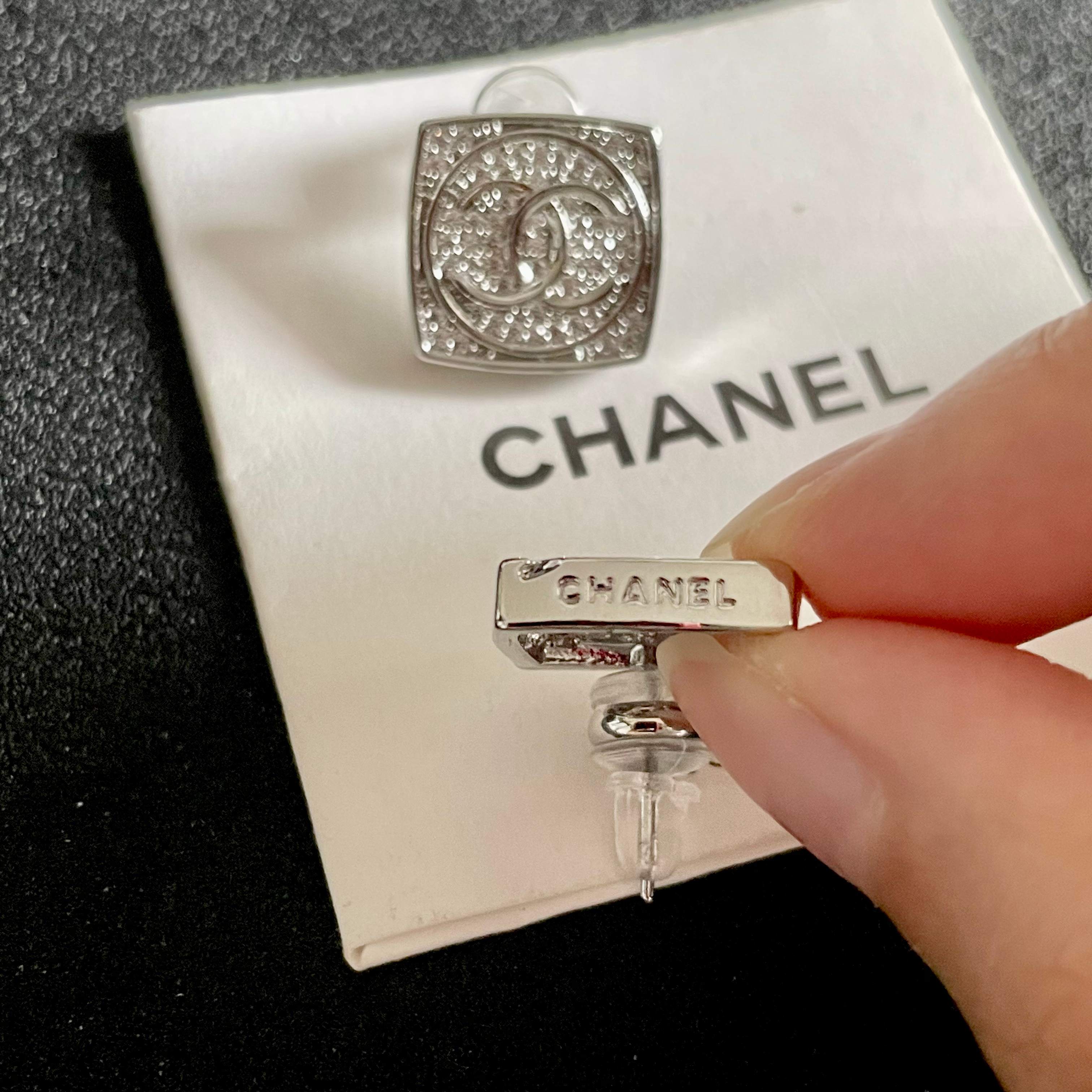 Chanel香奈儿 中古 字母 耳钉👀小香家的款式真心无需多介绍😘🎶每一款都超好看，精致大方，非常显气质