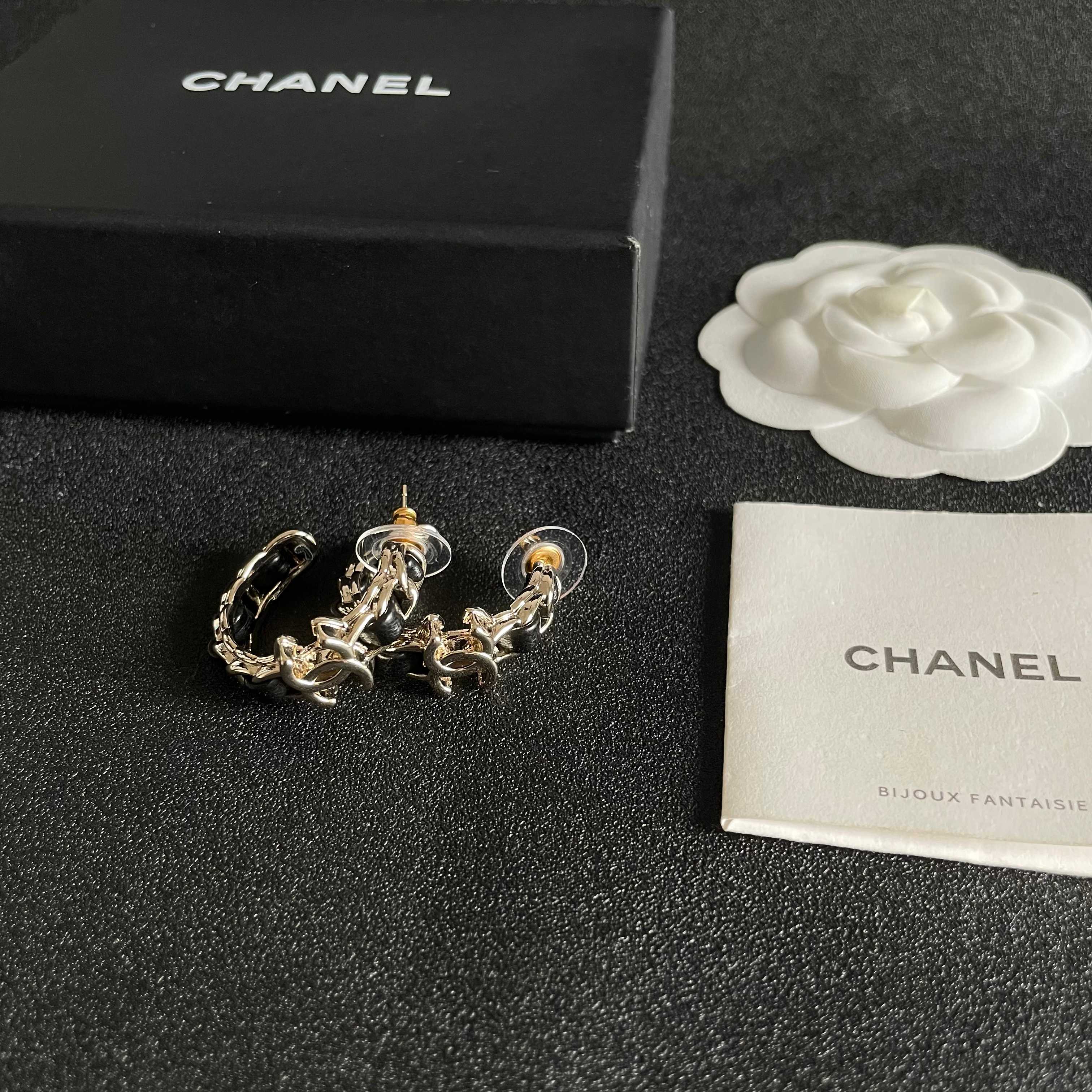 Chanel香奈儿 中古 双C耳钉👀原版复刻logo 小香家的款式真心无需多介绍😘🎶每一款都超好看，精致