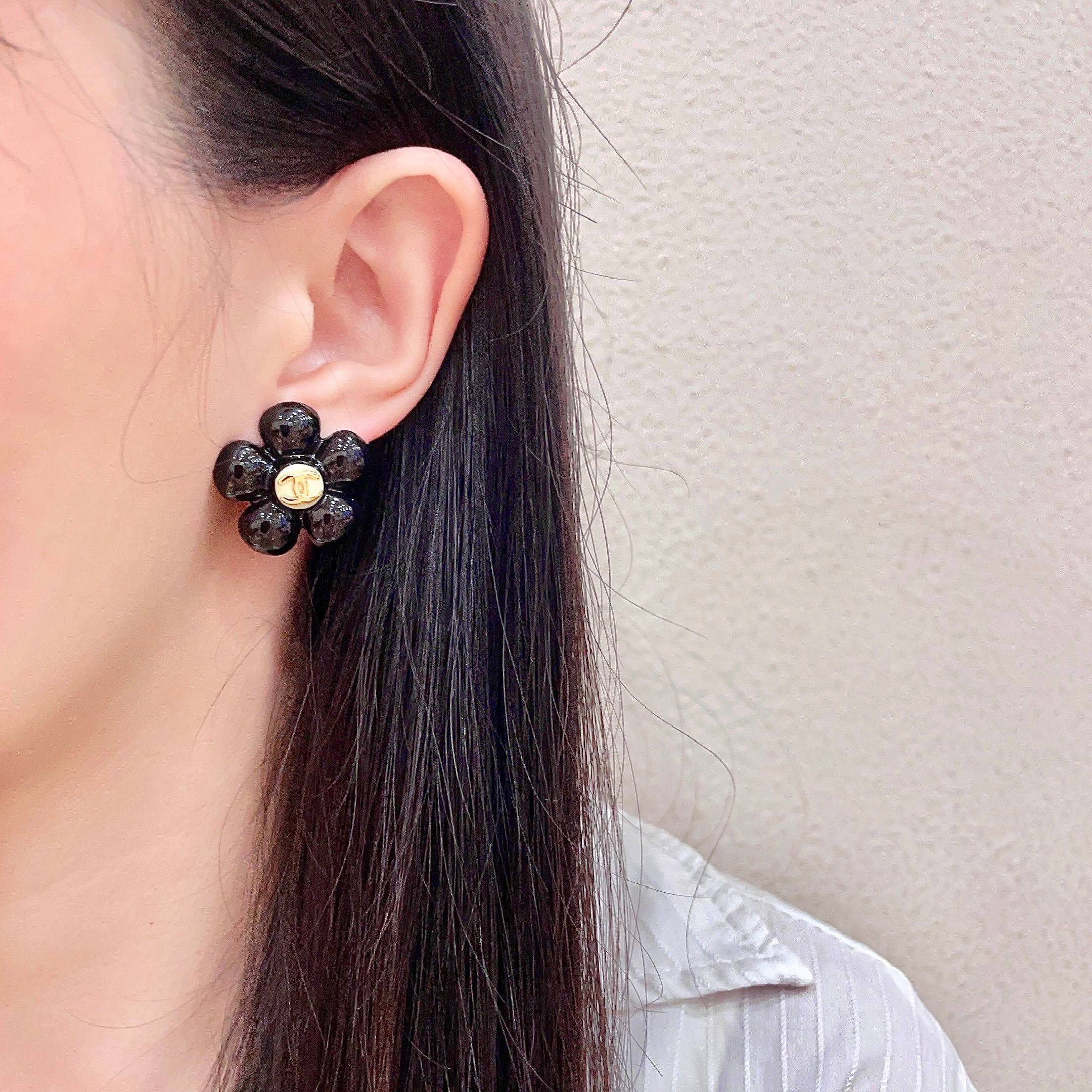 Chanel香奈儿 中古 双C耳钉👀原版复刻logo 小香家的款式真心无需多介绍😘🎶每一款都超好看，精致
