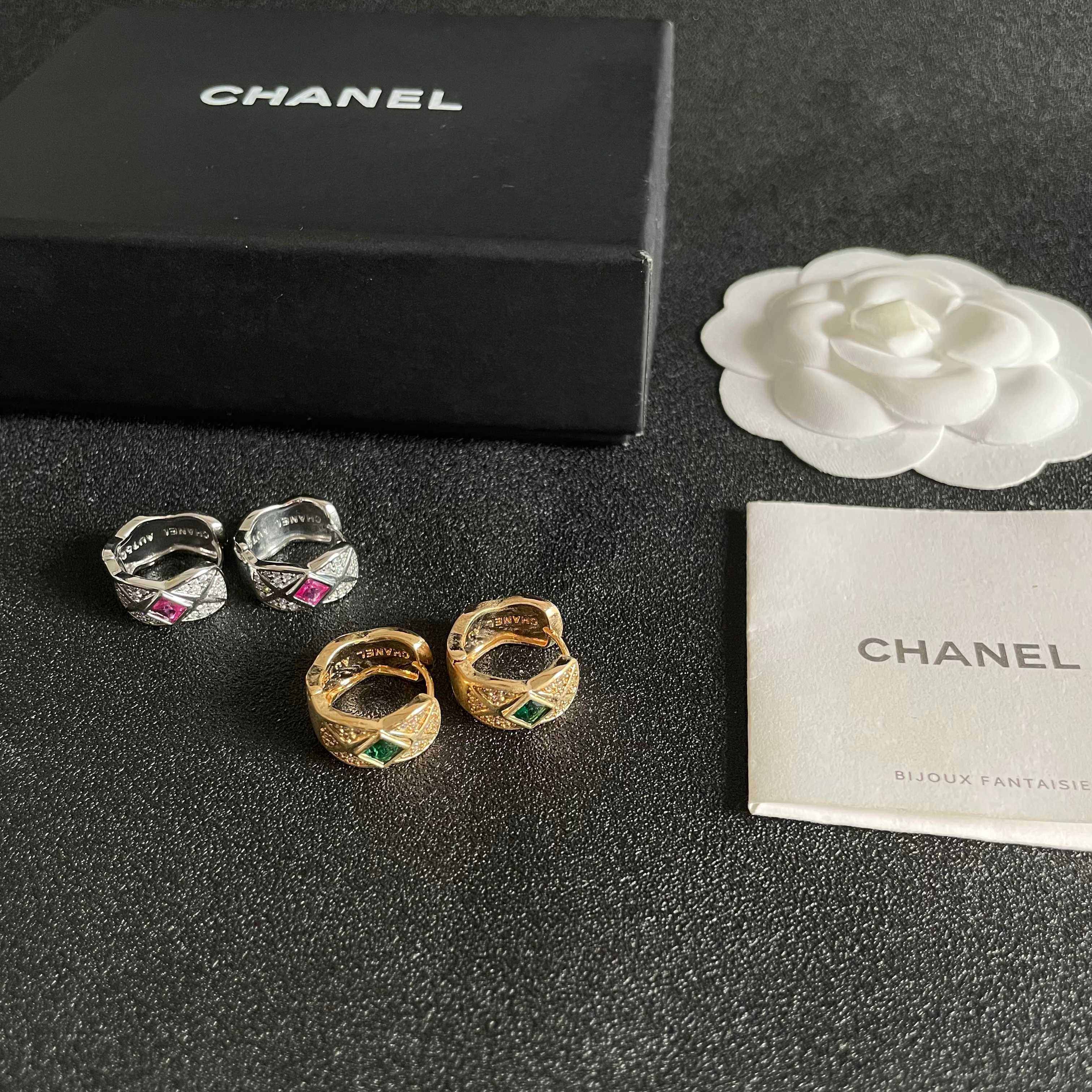 Chanel香奈儿 中古 双C耳钉👀原版复刻logo 小香家的款式真心无需多介绍😘🎶每一款都超好看，精致