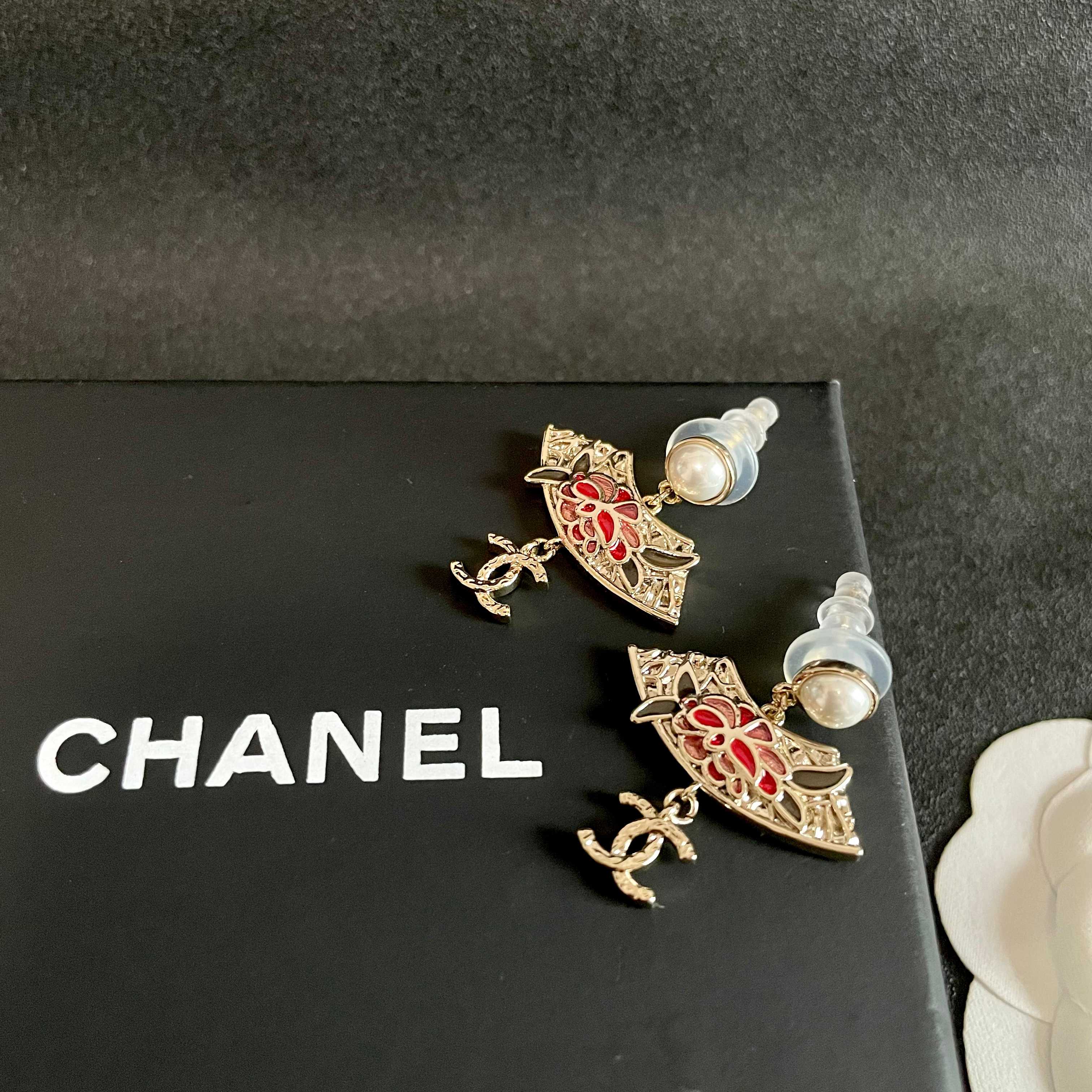 Chanel香奈儿 中古 耳钉👀小香家的款式真心无需多介绍😘🎶每一款都超好看，精致大方，非常显气质
