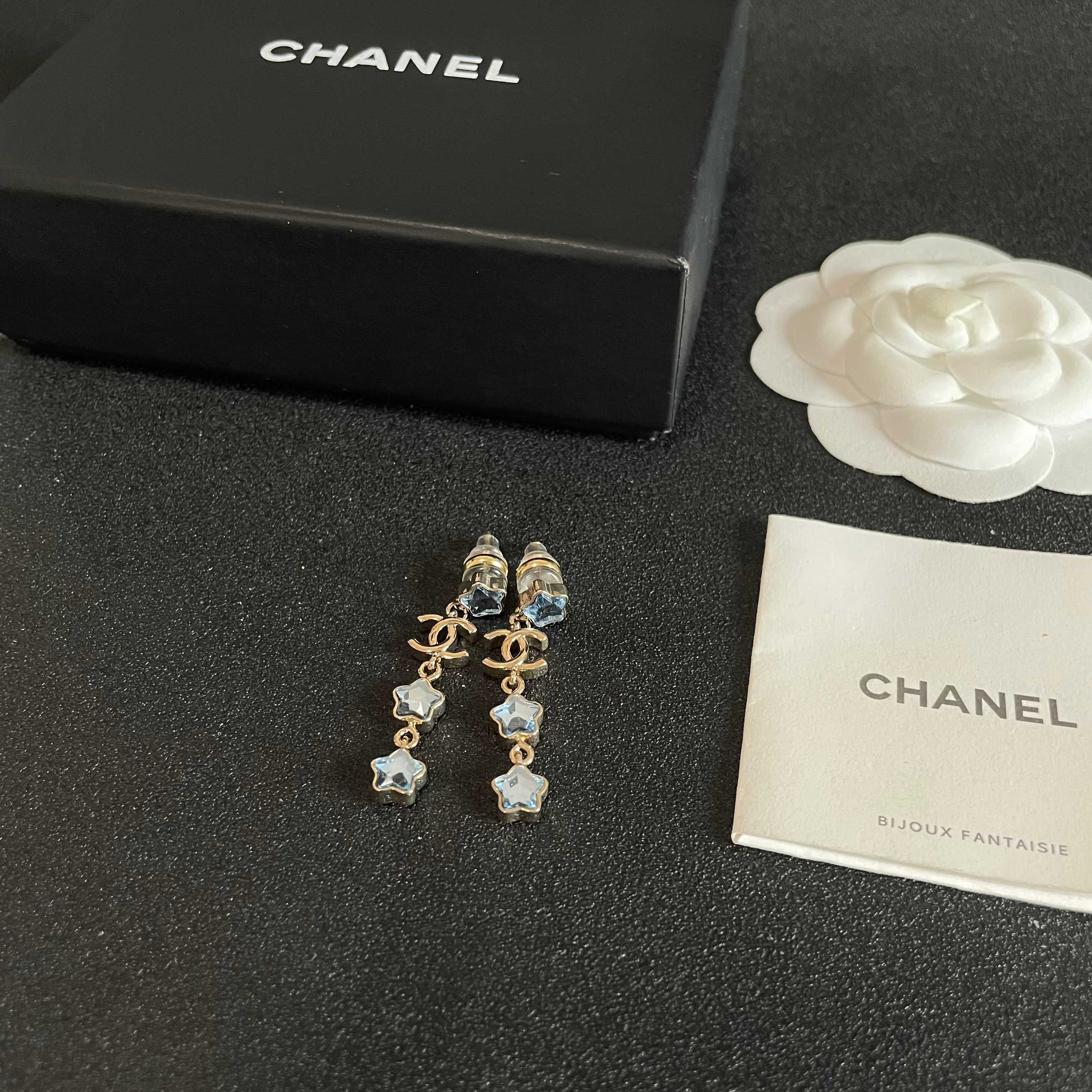 Chanel香奈儿 中古 耳钉👀小香家的款式真心无需多介绍😘🎶每一款都超好看，精致大方，非常显气质