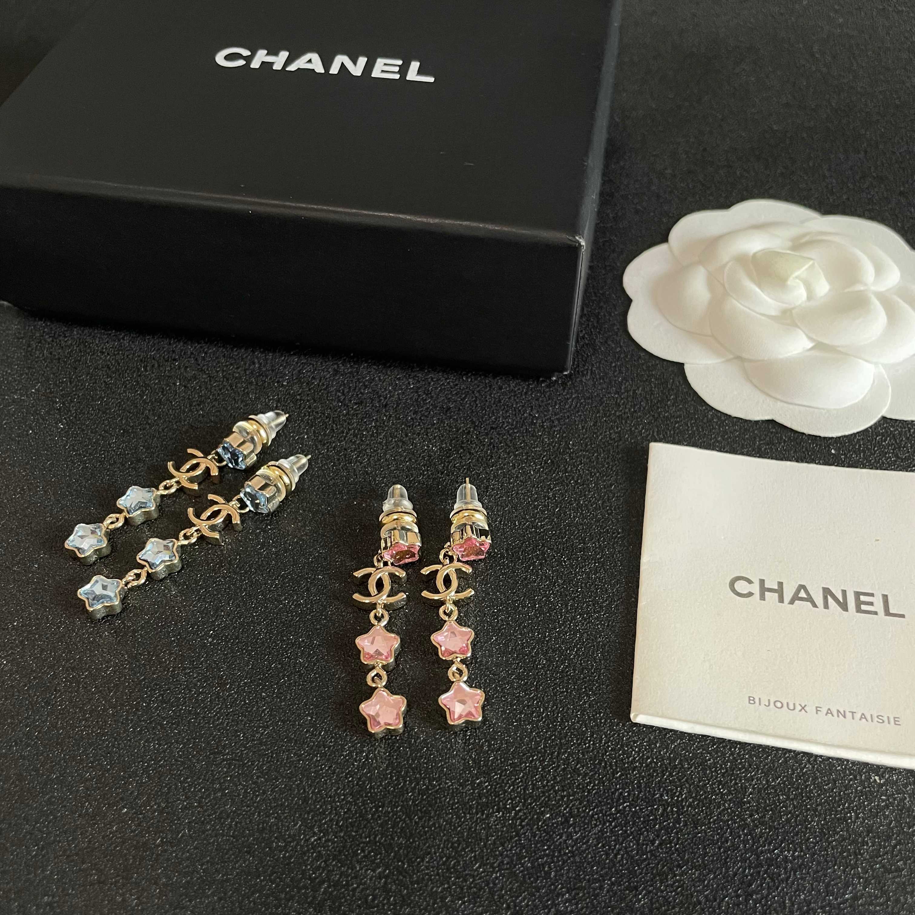 Chanel香奈儿 中古 耳钉👀小香家的款式真心无需多介绍😘🎶每一款都超好看，精致大方，非常显气质