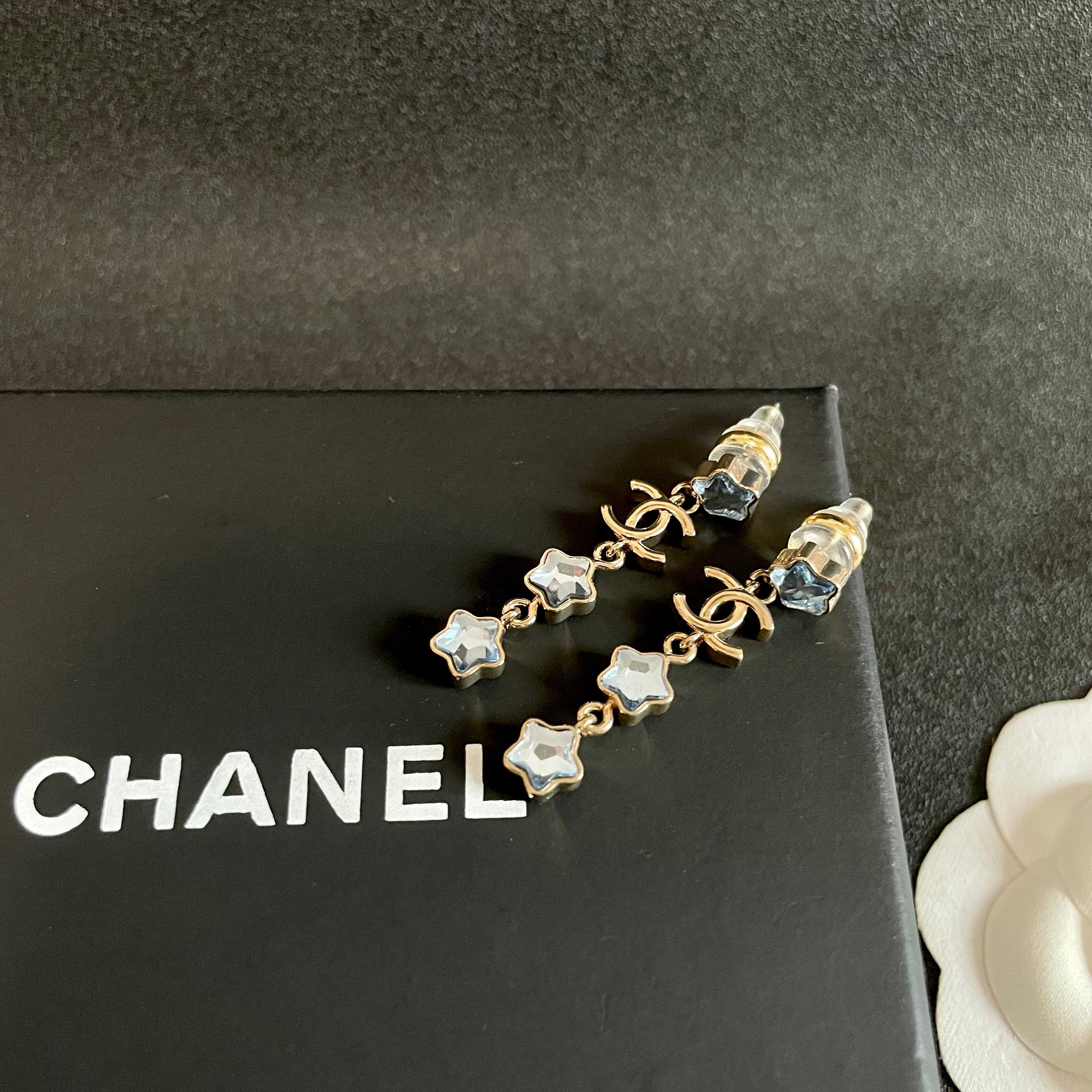 Chanel香奈儿 中古 耳钉👀小香家的款式真心无需多介绍😘🎶每一款都超好看，精致大方，非常显气质