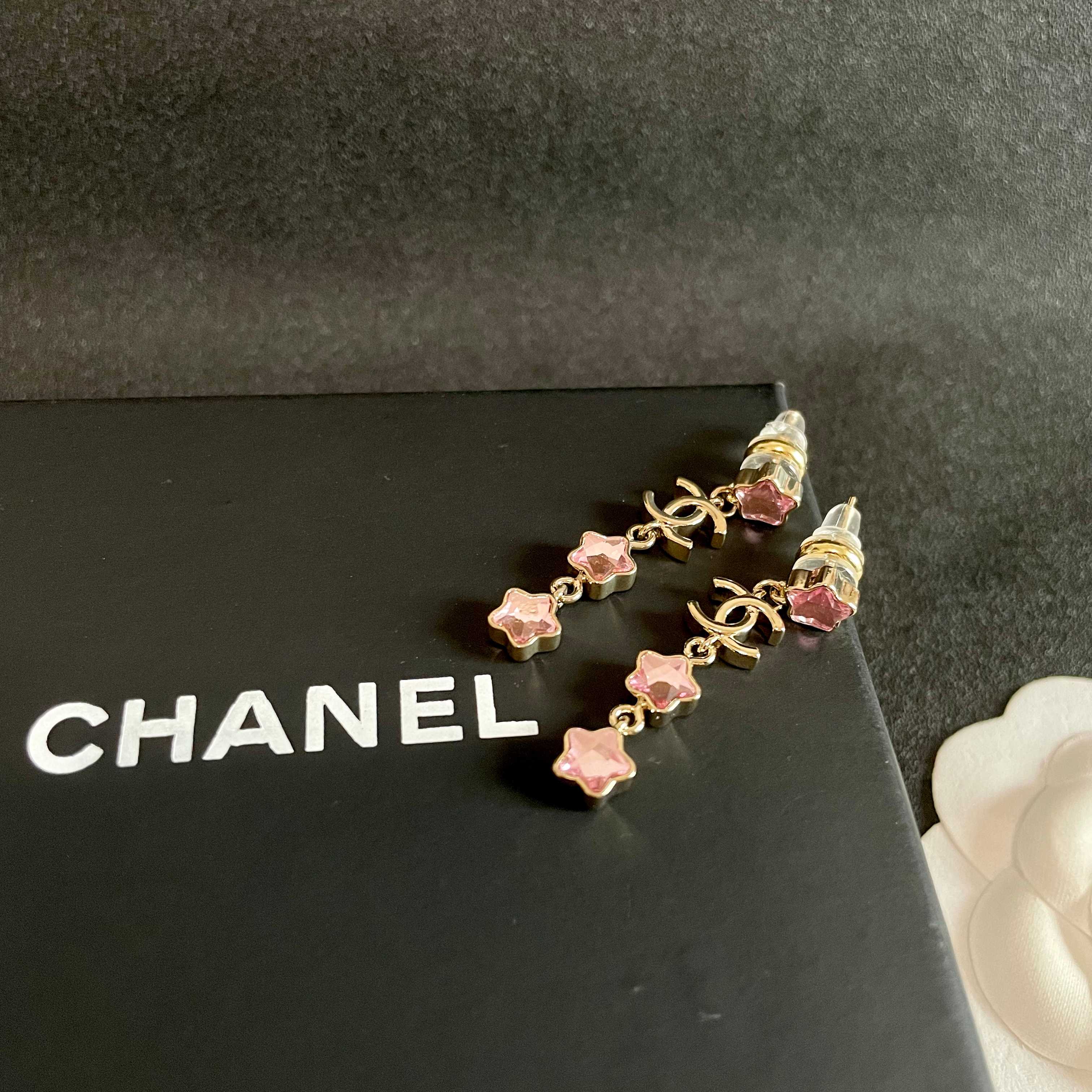Chanel香奈儿 中古 耳钉👀小香家的款式真心无需多介绍😘🎶每一款都超好看，精致大方，非常显气质
