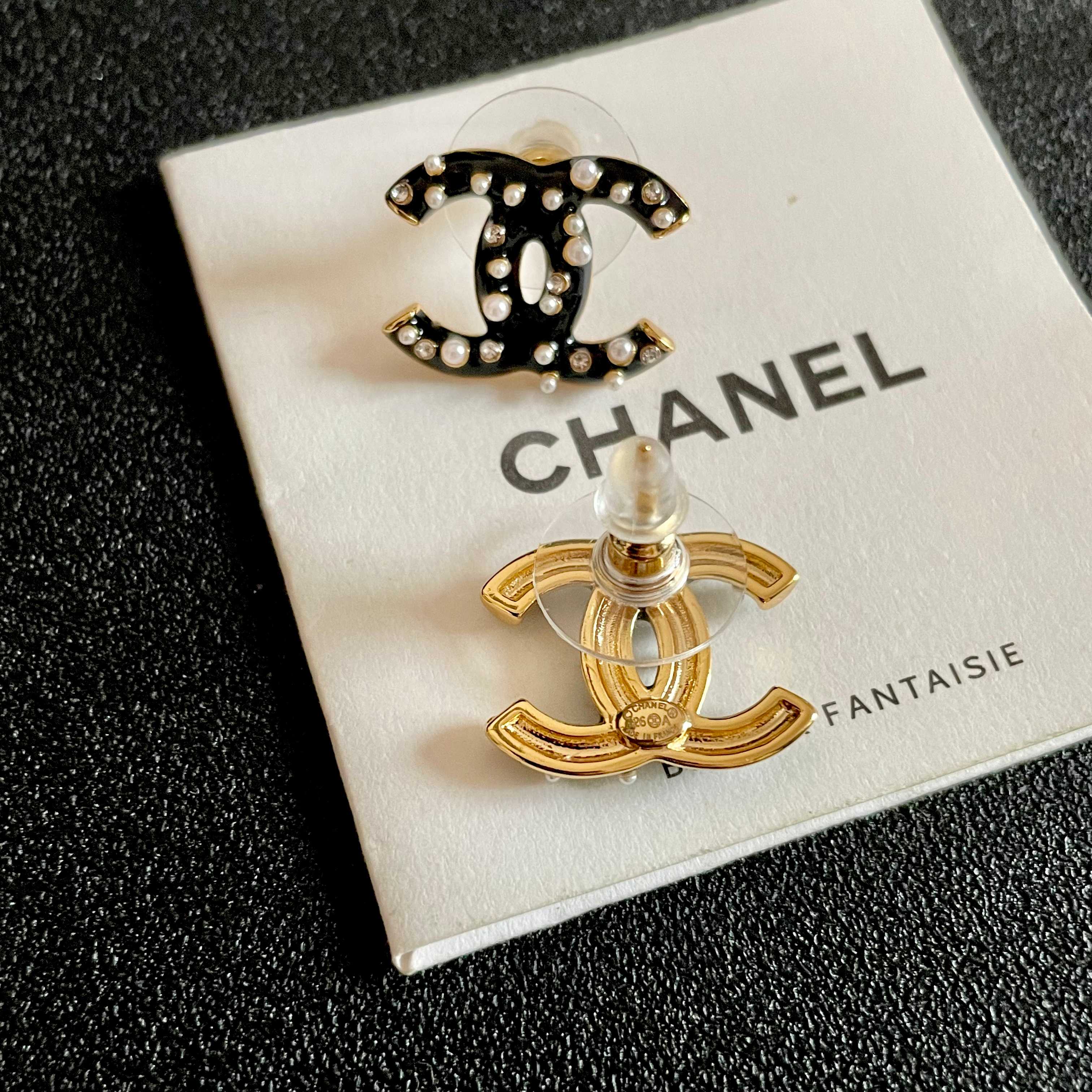Chanel香奈儿 中古 耳钉👀小香家的款式真心无需多介绍😘🎶每一款都超好看，精致大方，非常显气质